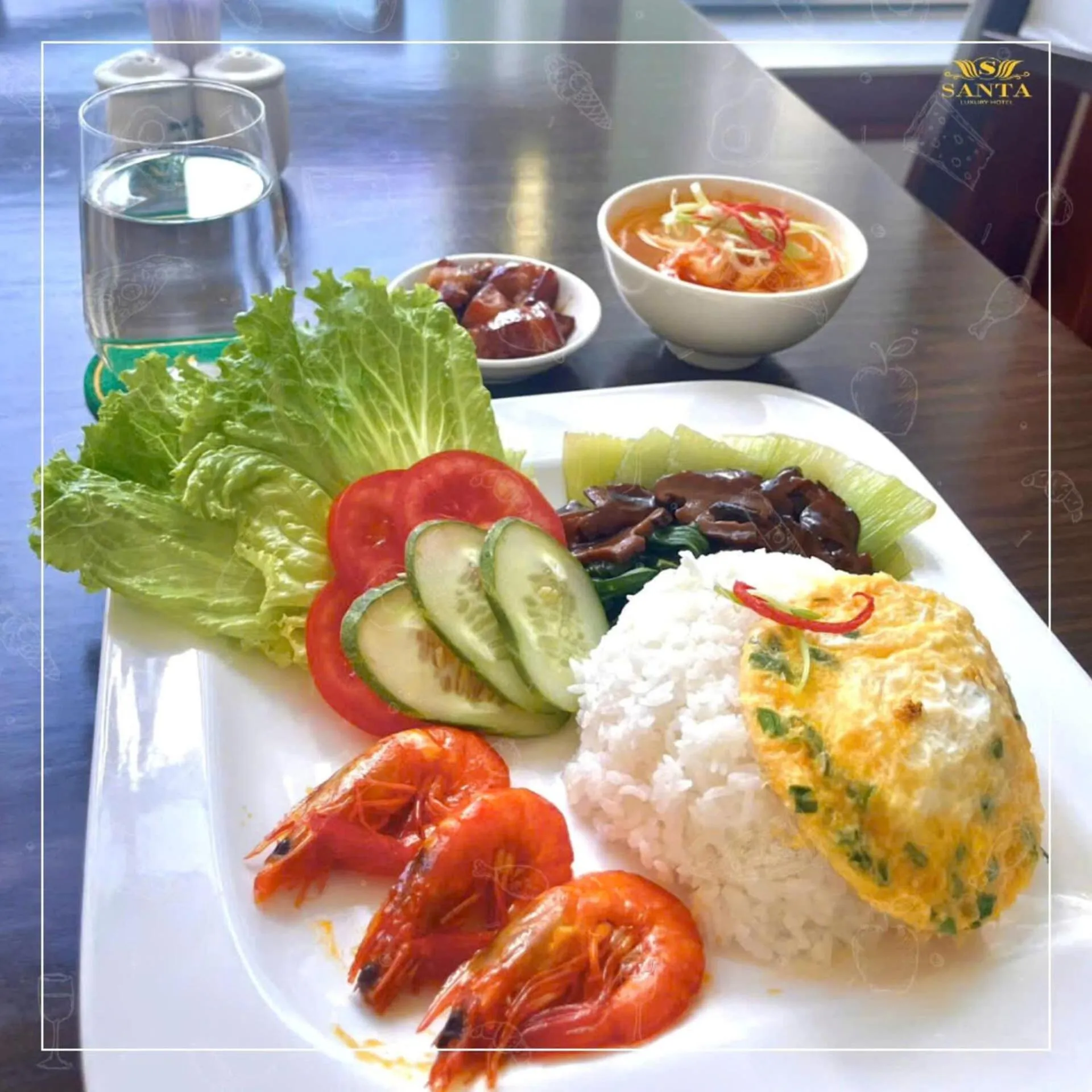 Lunch in Santa Luxury Hotel