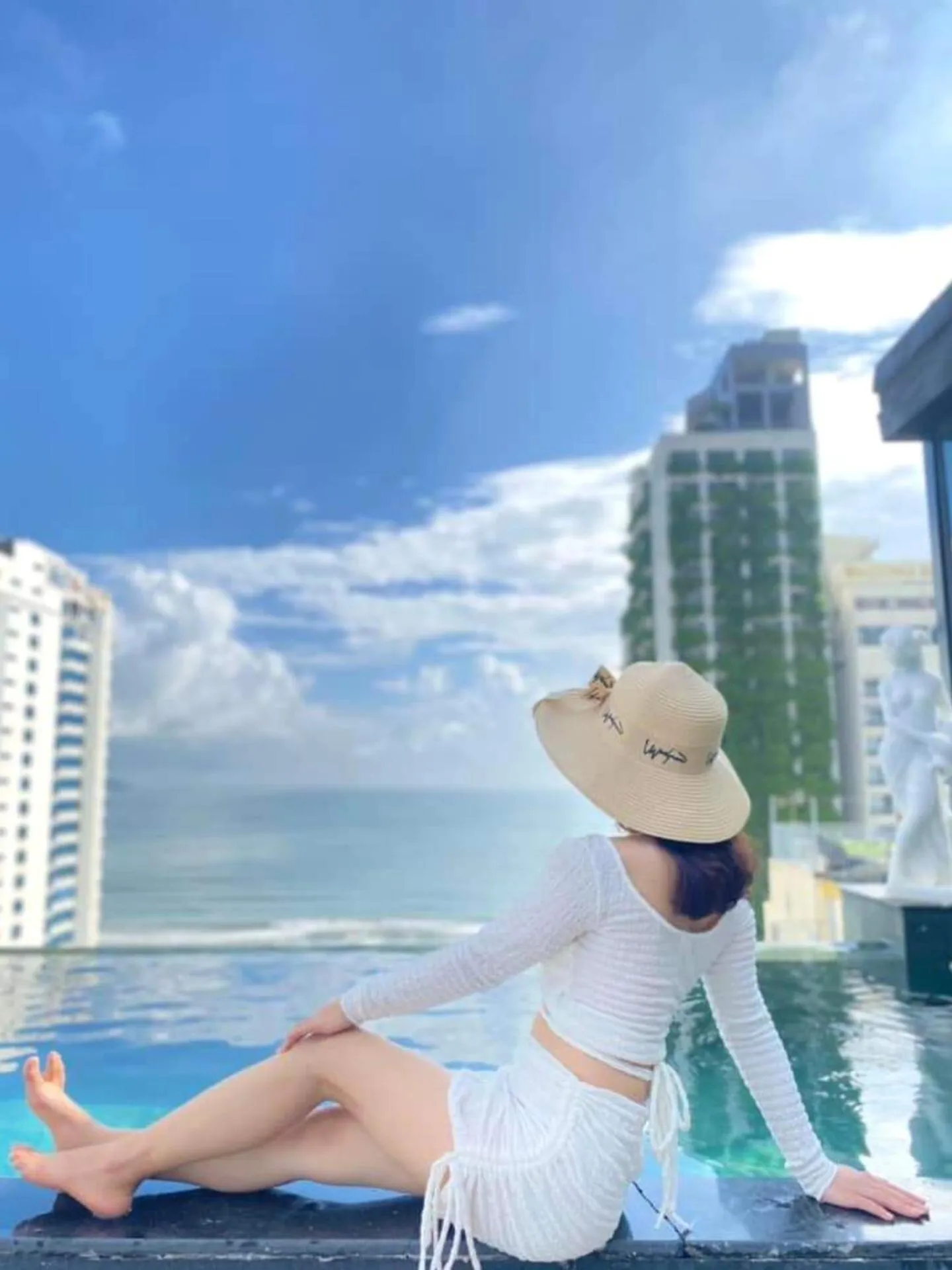 Swimming pool in Santa Luxury Hotel