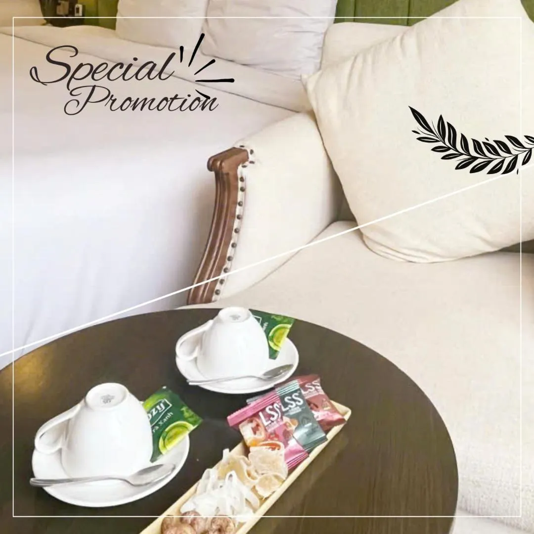 Coffee/tea facilities in Santa Luxury Hotel