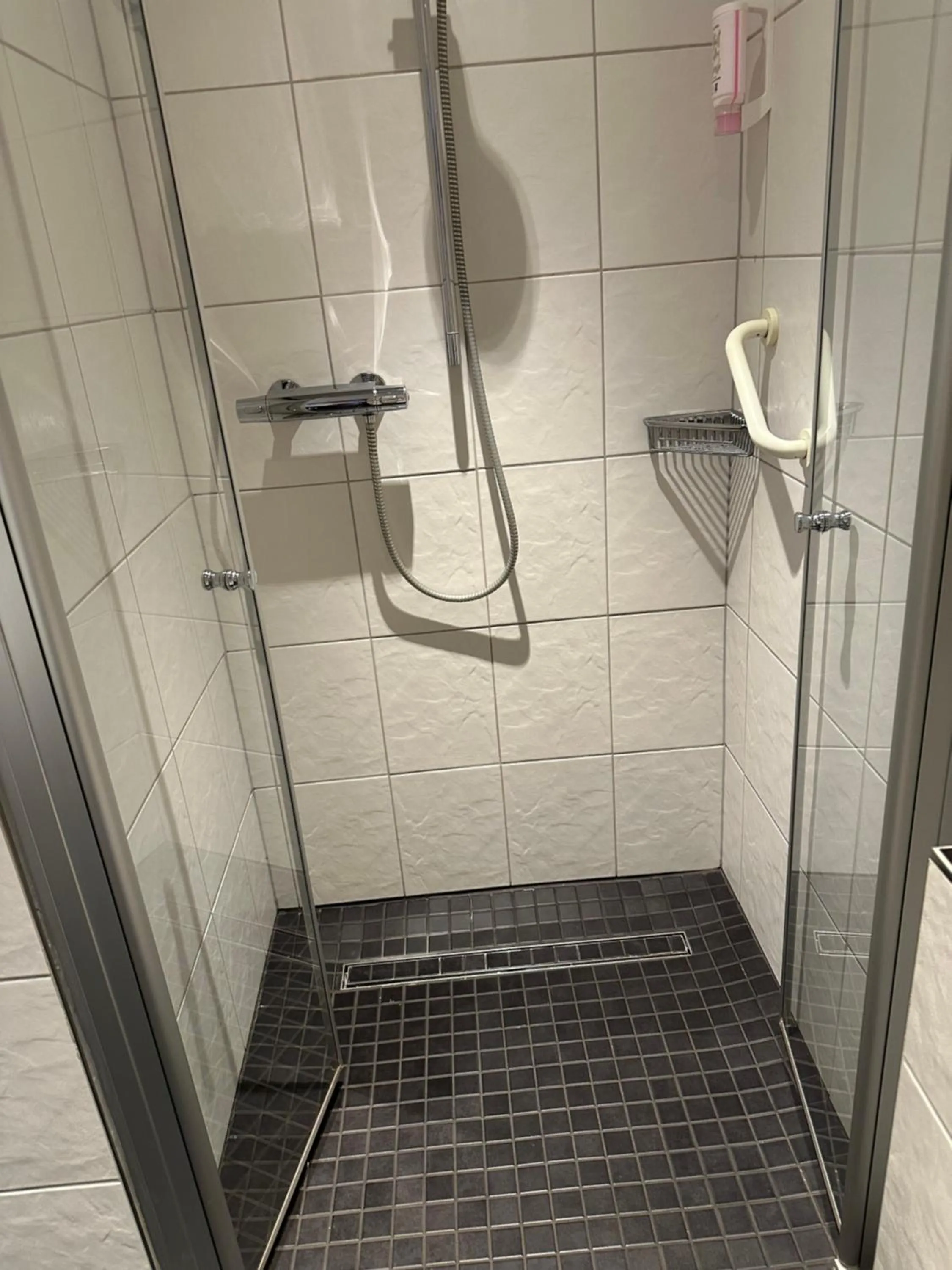 Bathroom in Hotel Am Vogelsanger Weg