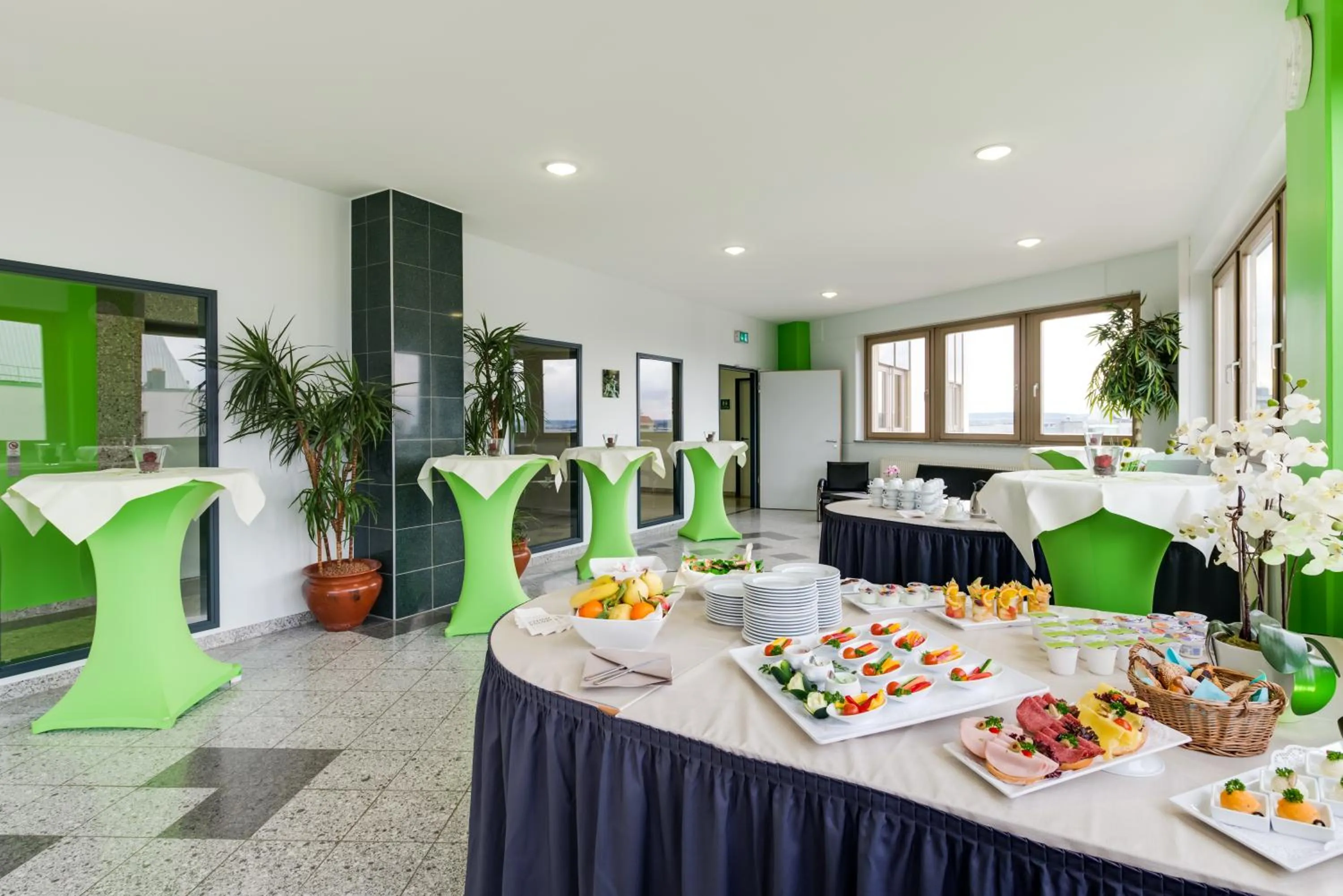 Business facilities in NOVINA HOTEL Südwestpark