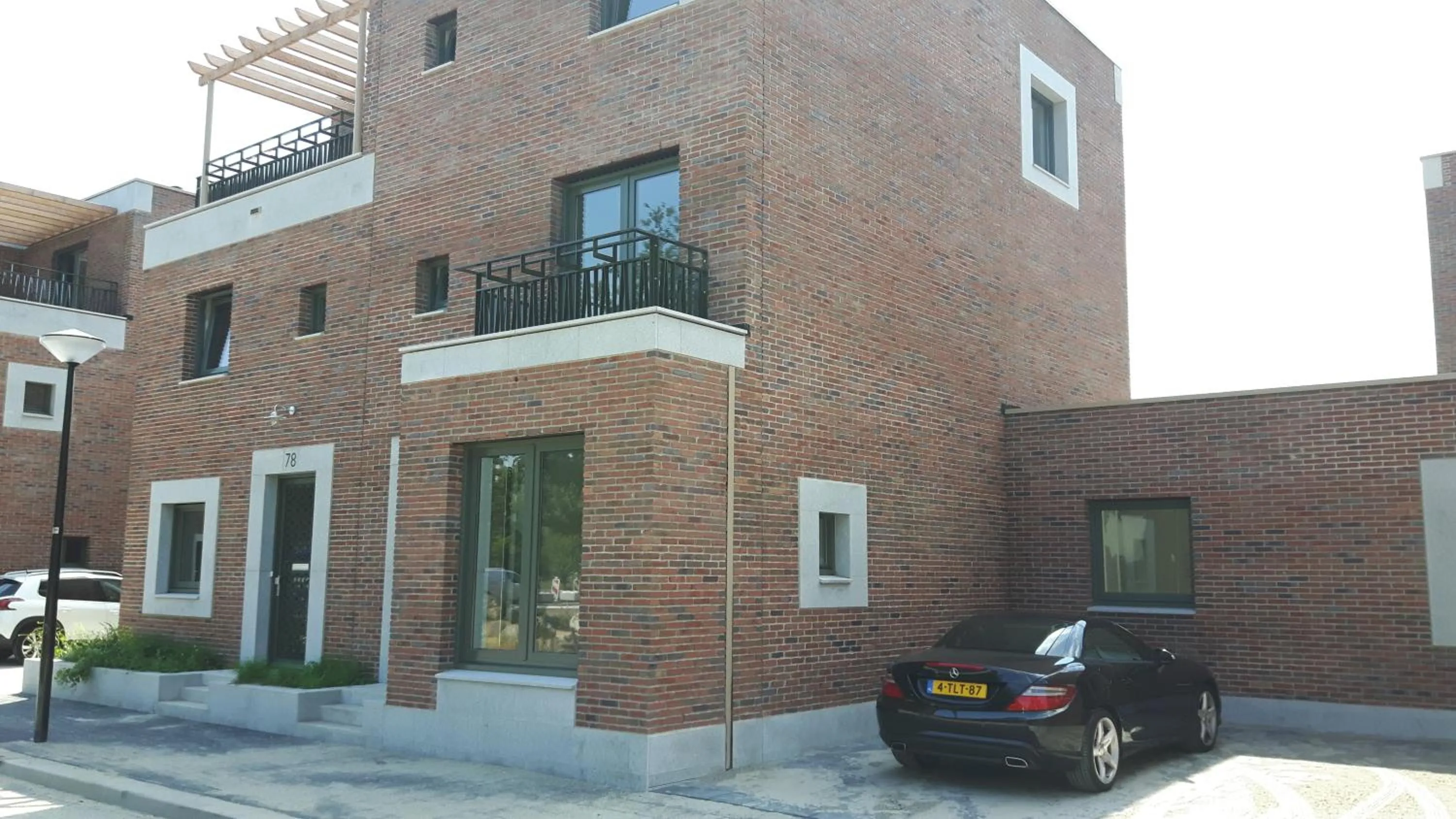 Property building in B&B Modern Times