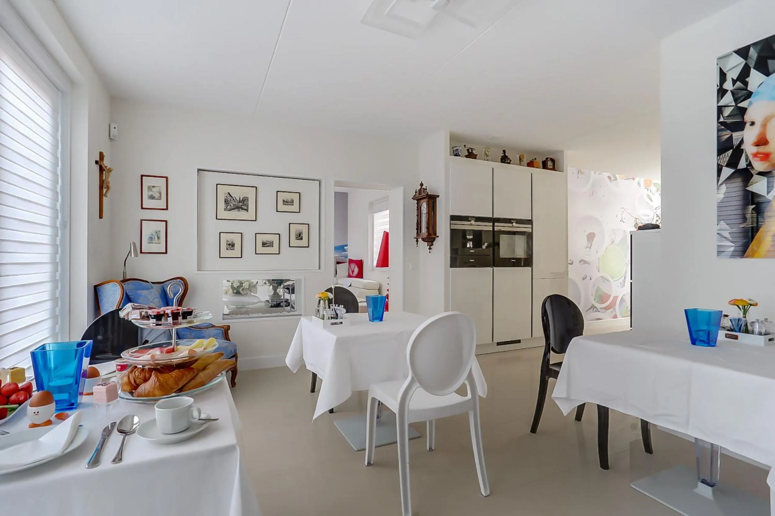 Breakfast in B&B Modern Times