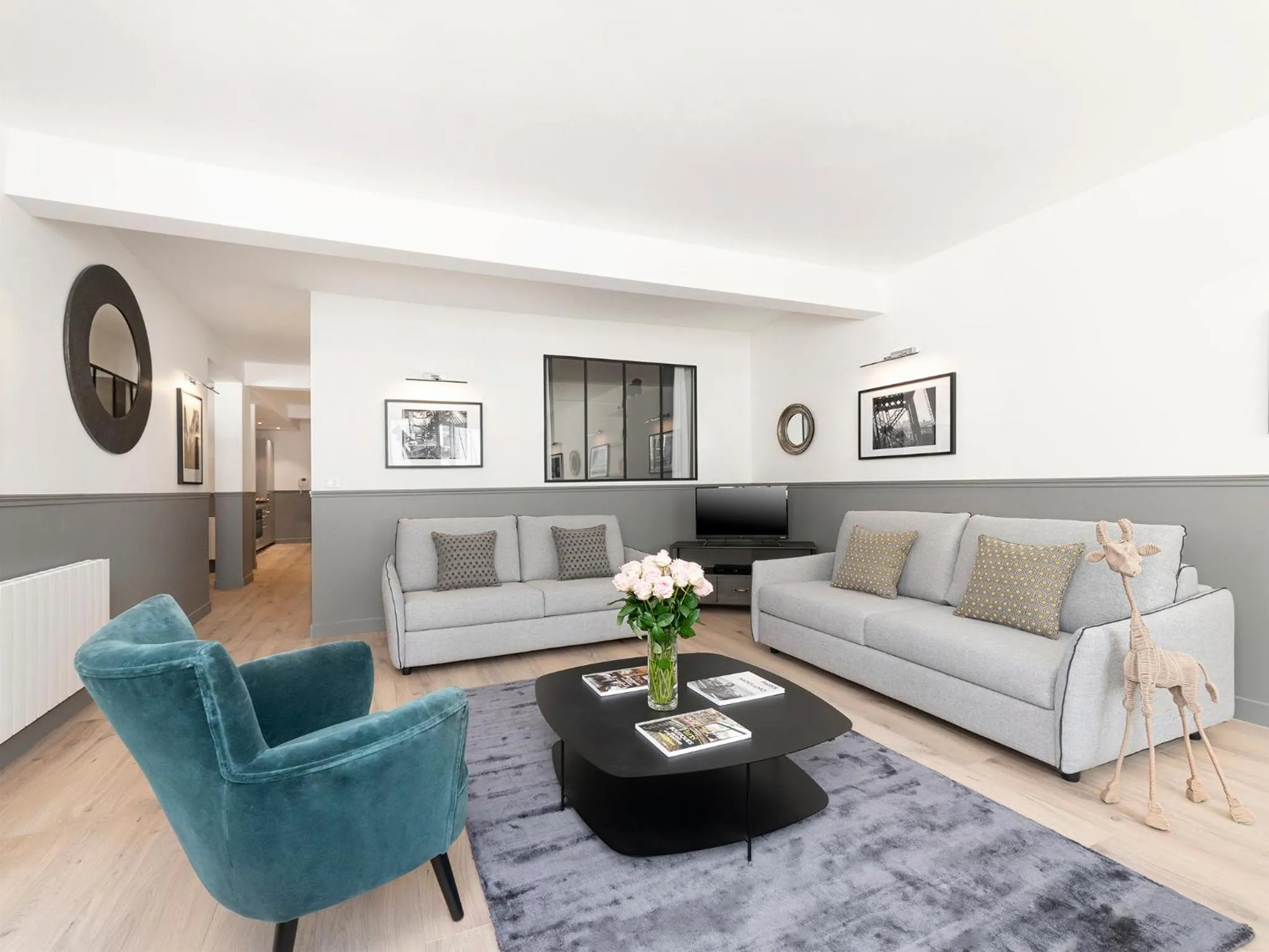 Living room in LivinParis - Luxury AC 3 Bedrooms Le Marais III
