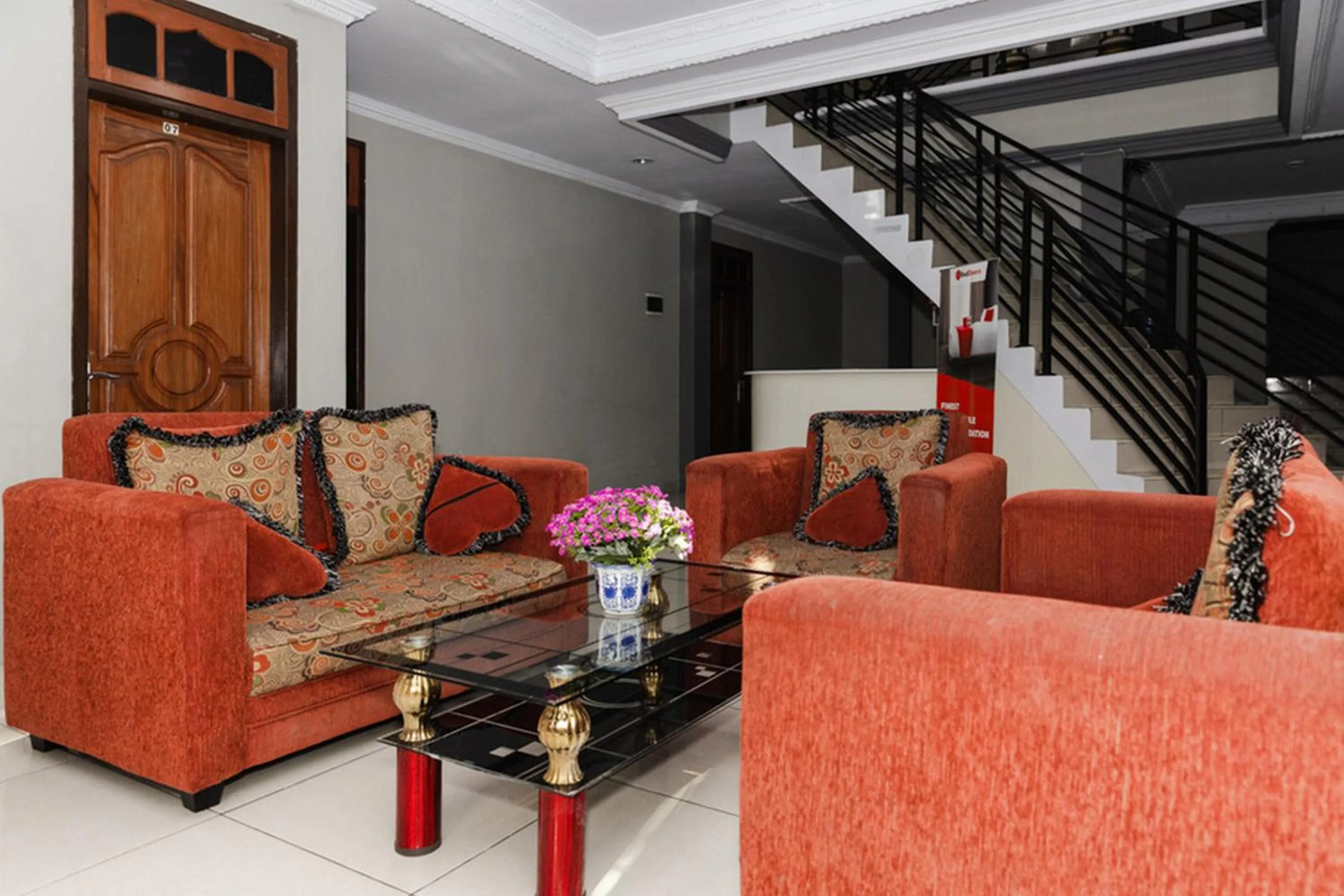 Living room in RedDoorz Plus near Transmart Kairagi Dua manado