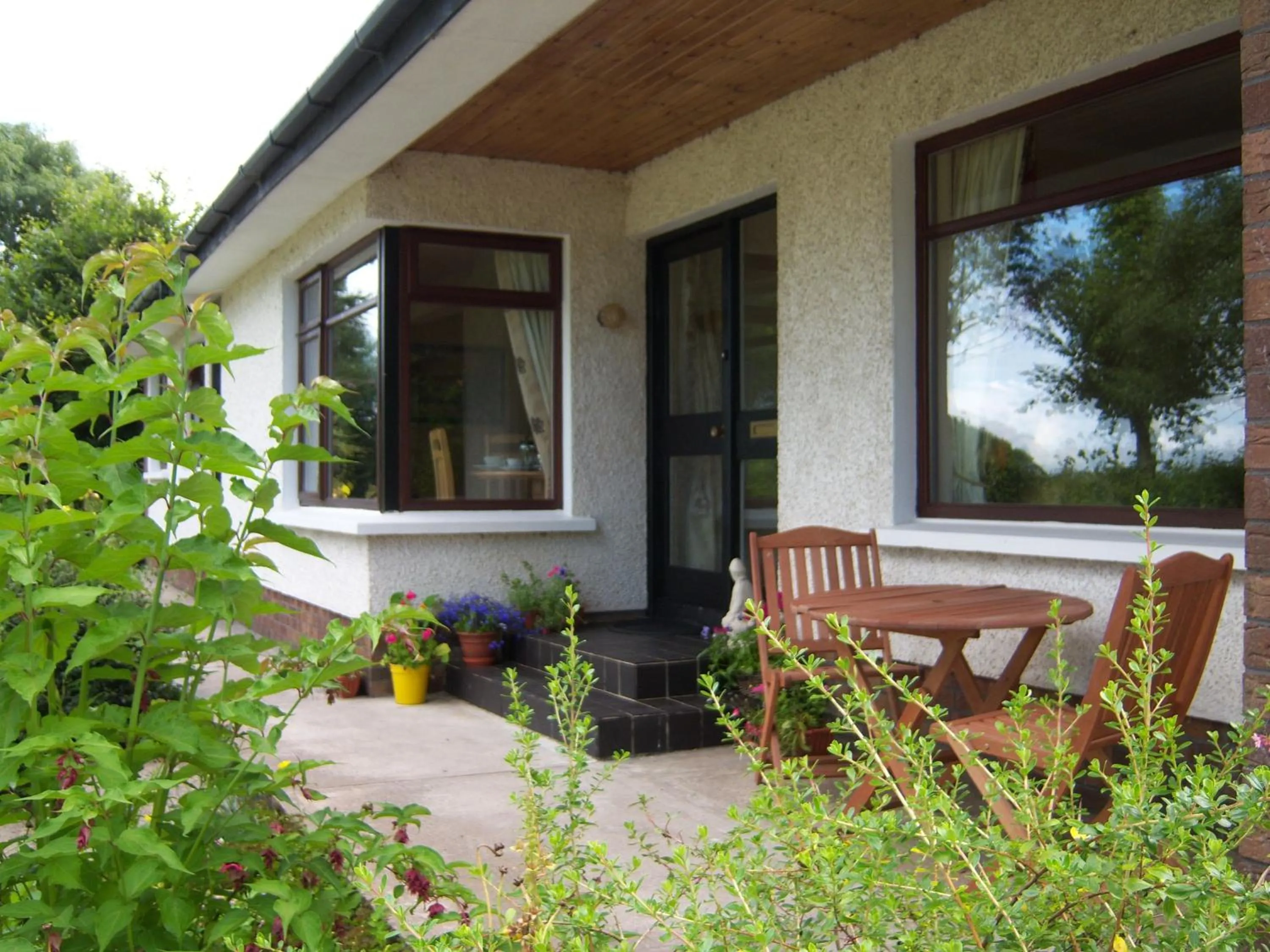 Facade/entrance in Dewhamill