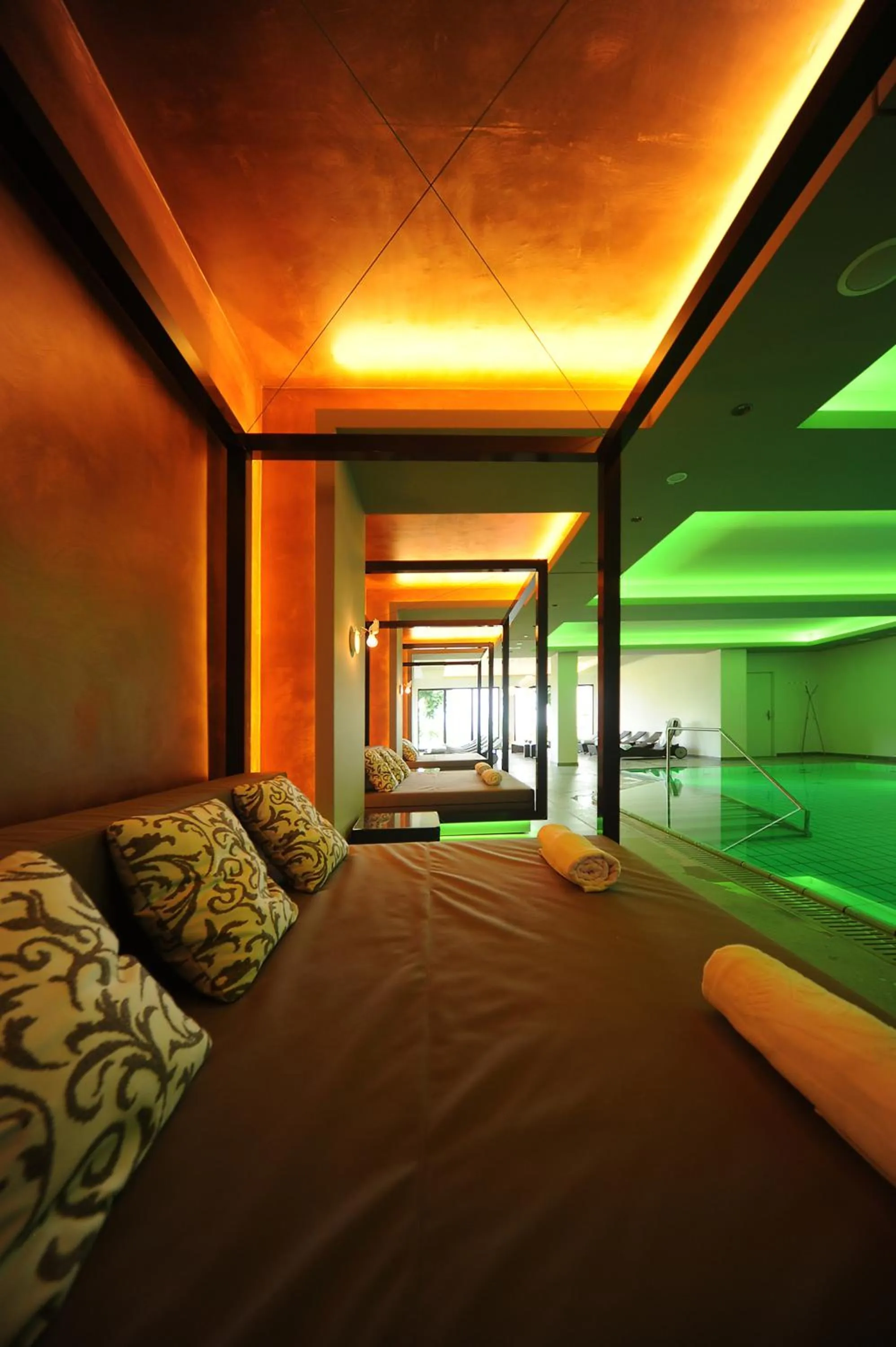 Spa and wellness centre/facilities, Bed in Schlosshotel Kassel