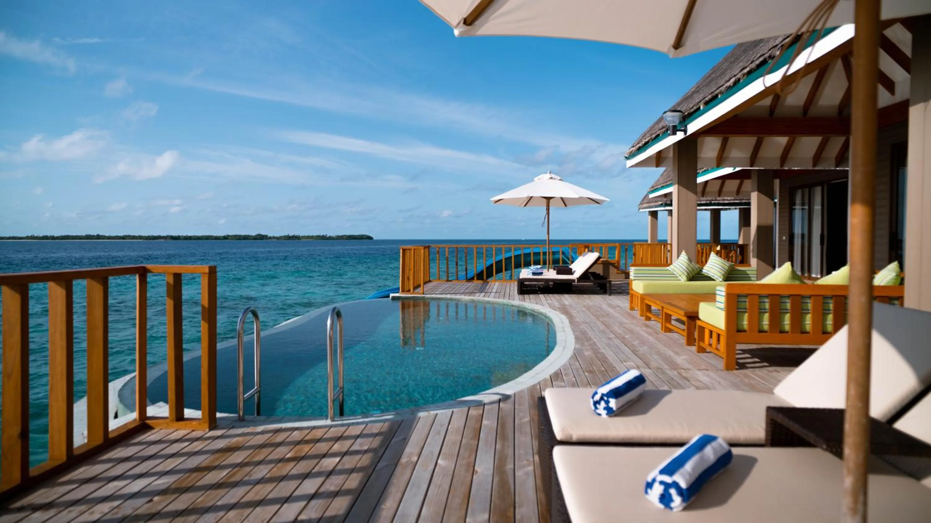 Swimming pool in Brennia Kottefaru Maldives