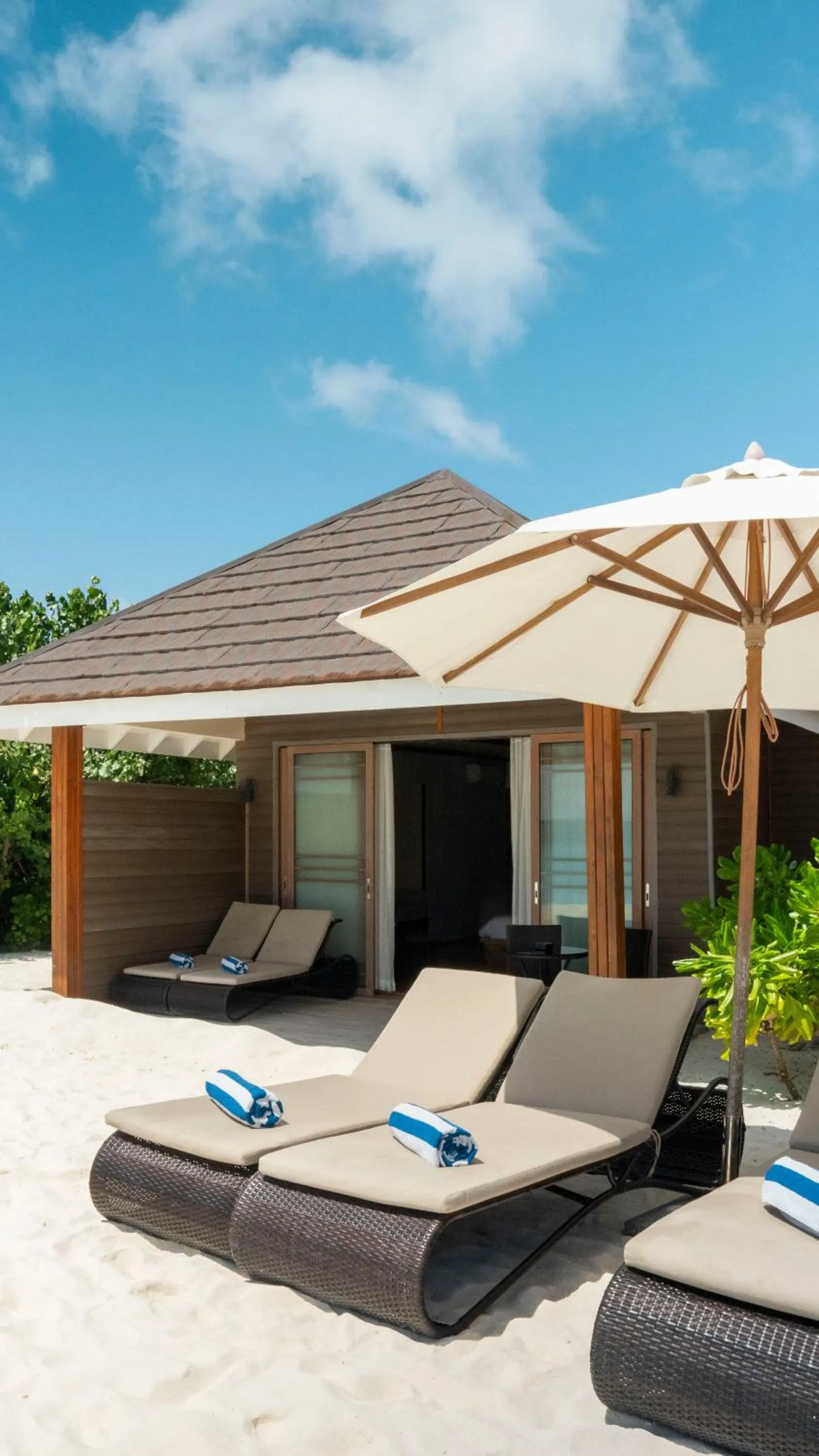 sunbed in Brennia Kottefaru Maldives