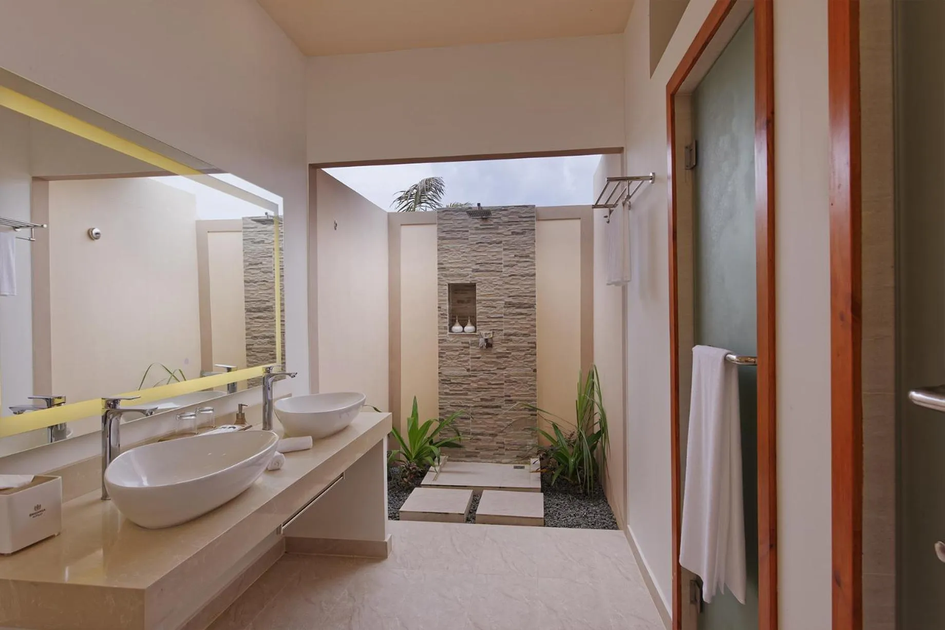 Bathroom in Brennia Kottefaru Maldives