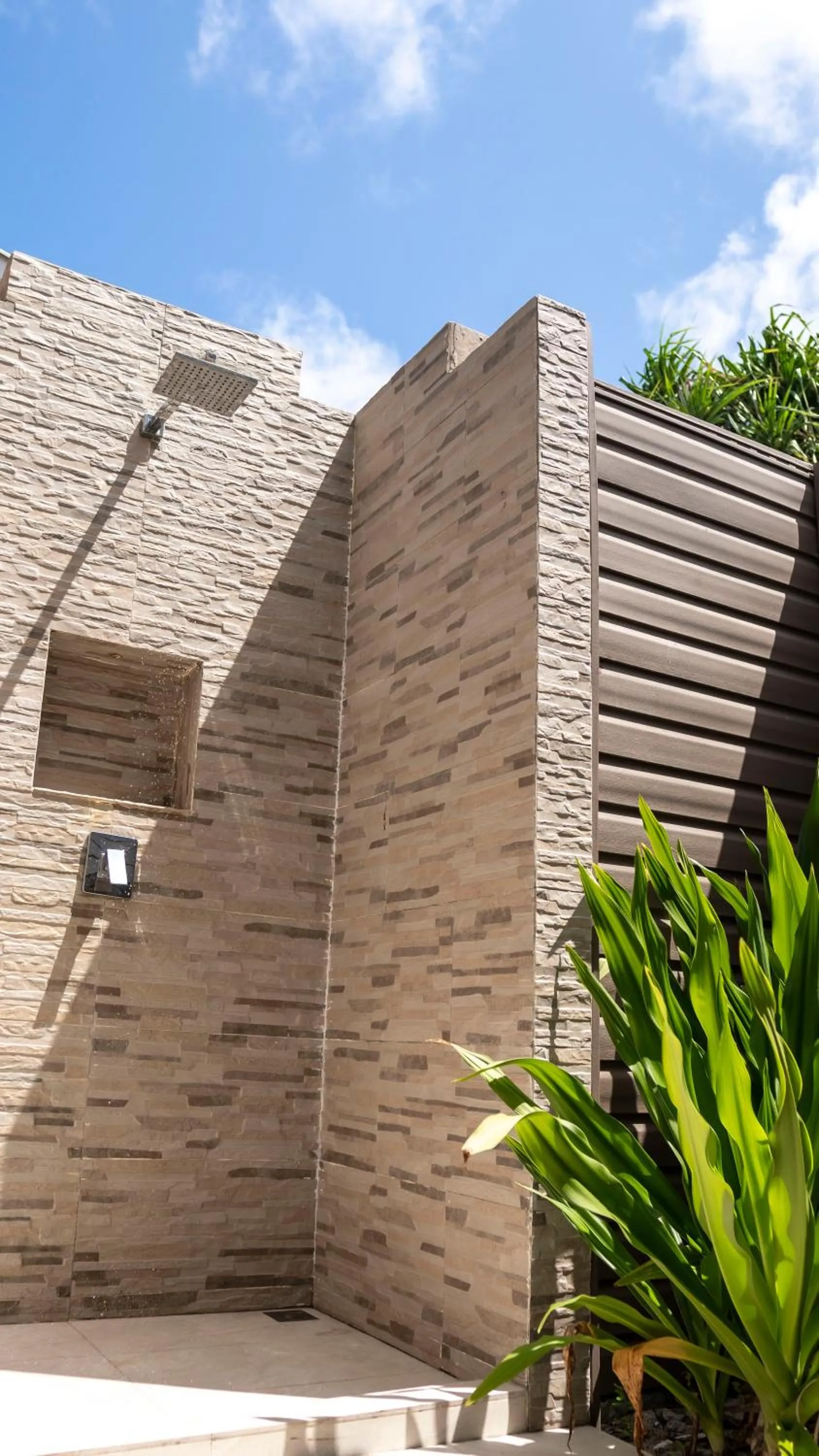 Shower in Brennia Kottefaru Maldives