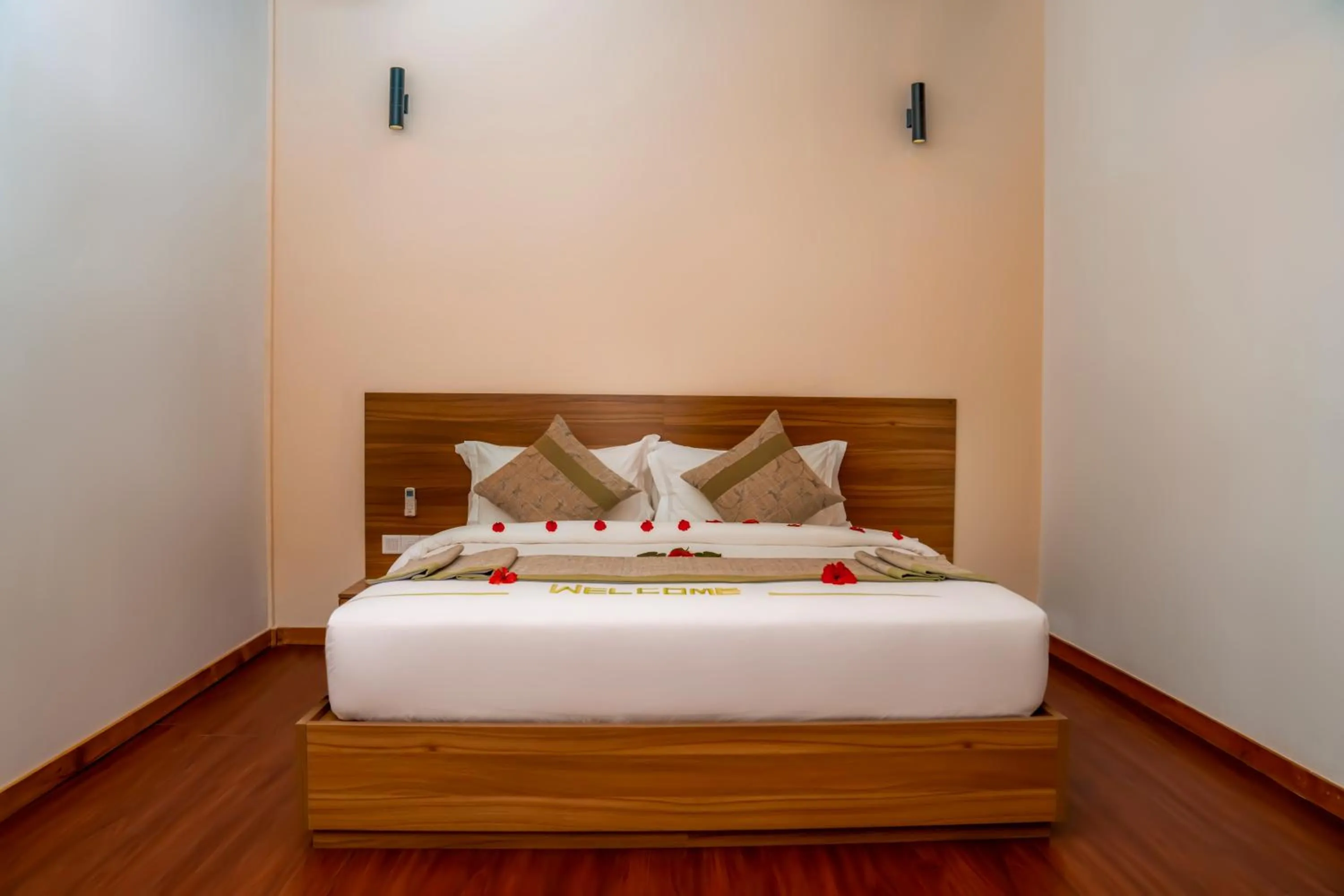 Bedroom, Bed in Brennia Kottefaru Maldives