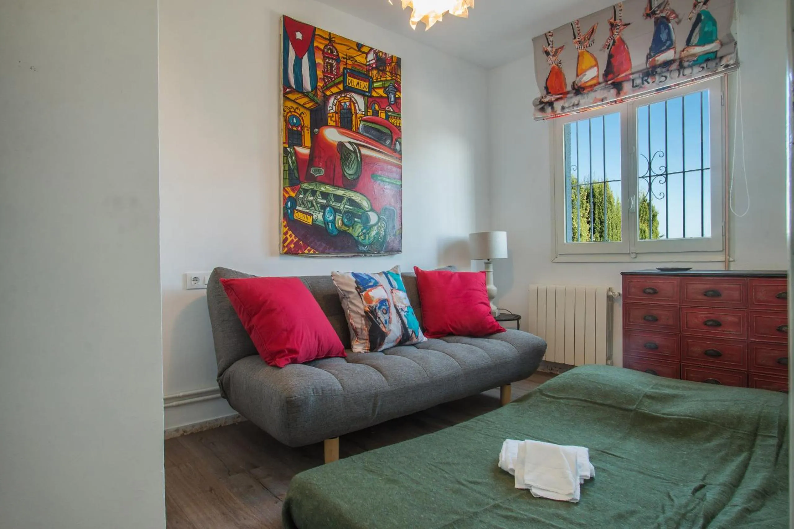 Communal lounge/ TV room, Bed in Villa Teranga - PlusHolidays