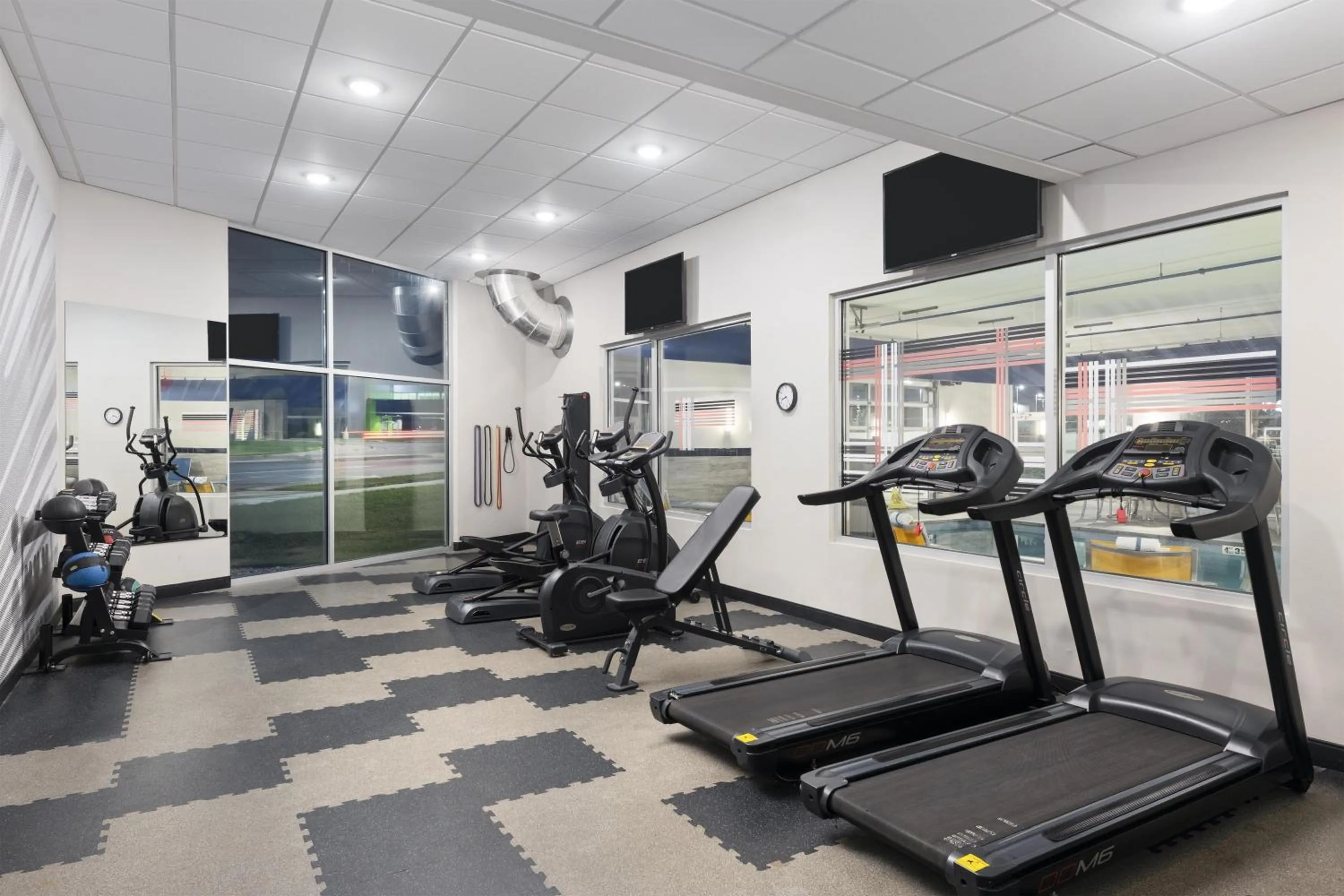 Fitness centre/facilities in GLō Best Western Dawley Farms In Sioux Falls
