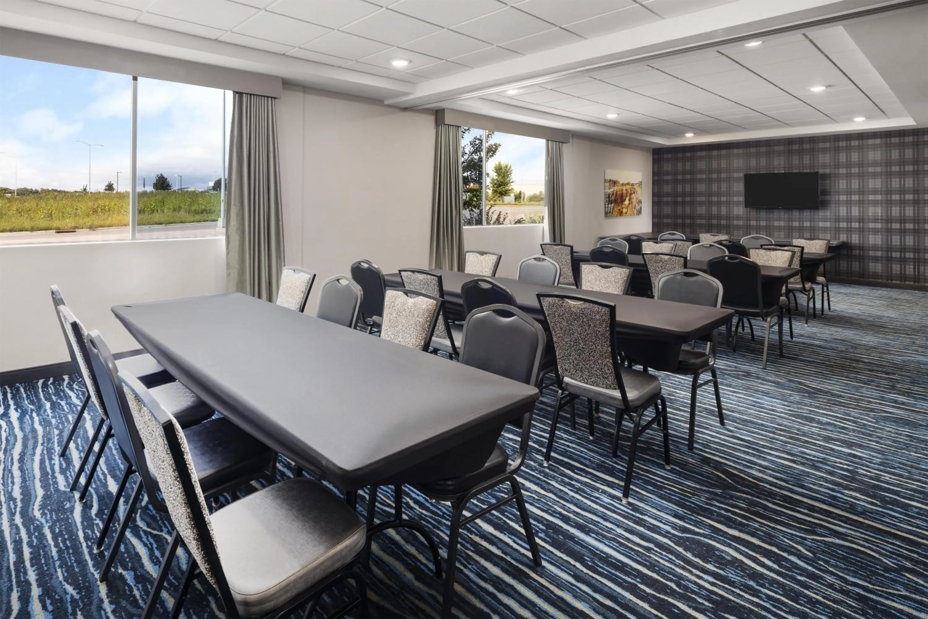 Meeting/conference room in GLō Best Western Dawley Farms In Sioux Falls