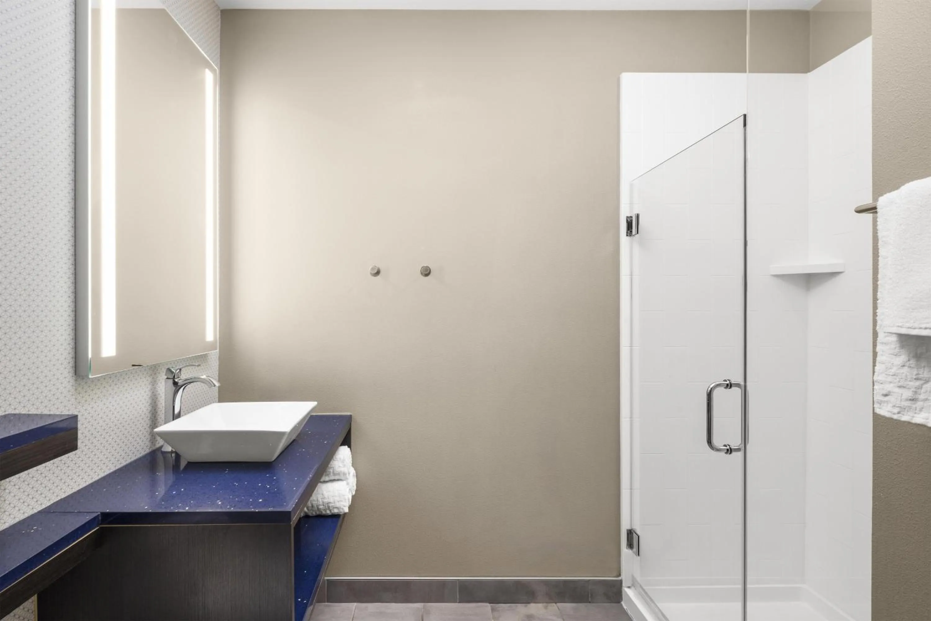 Bathroom in GLō Best Western Dawley Farms In Sioux Falls