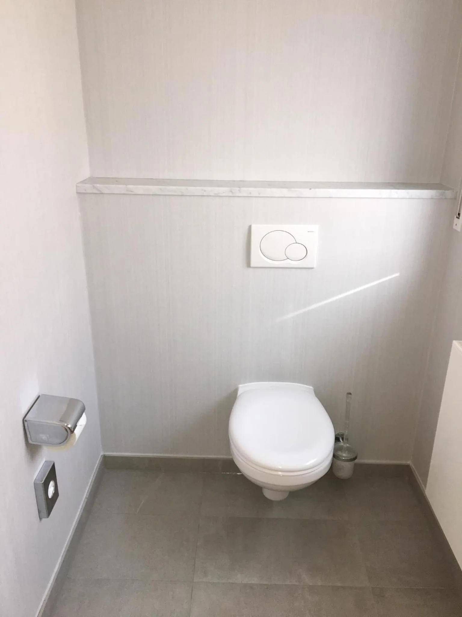 Toilet in Dürer-Hotel