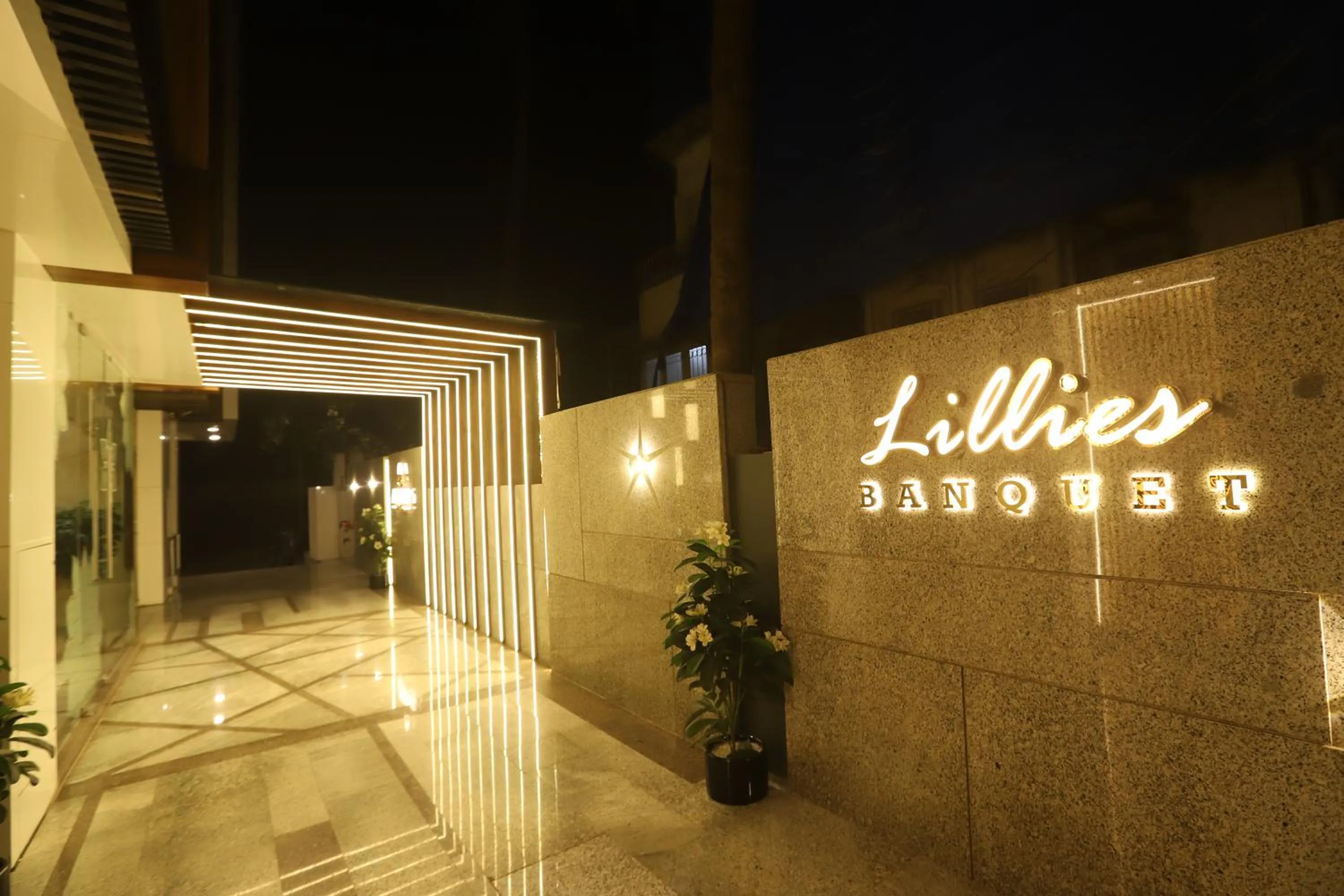 Facade/entrance in Hotel Auris & Banquets, Mumbai International Airport