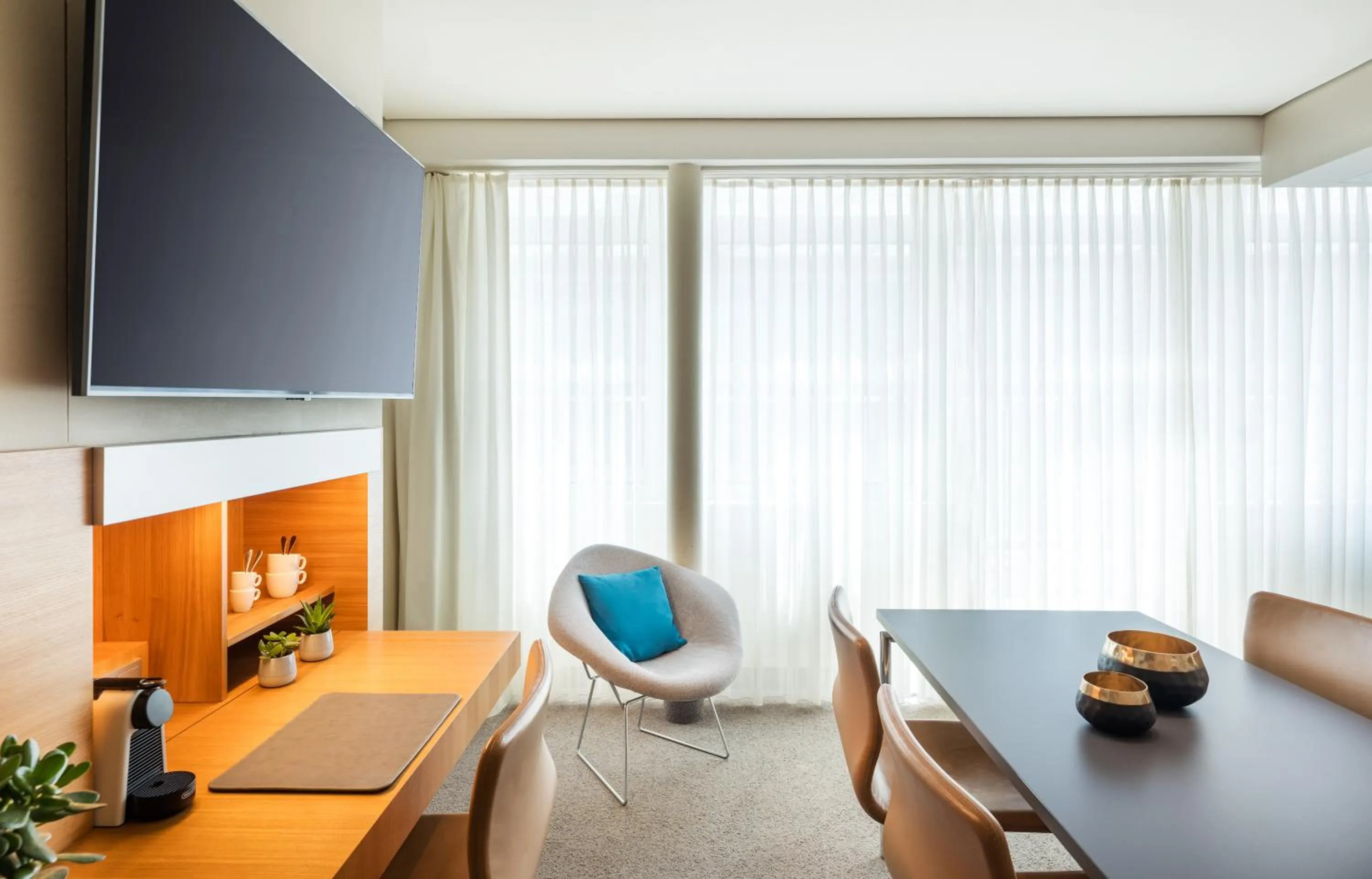 TV and multimedia in Lindner Hotel Berlin Ku'damm, part of JdV by Hyatt