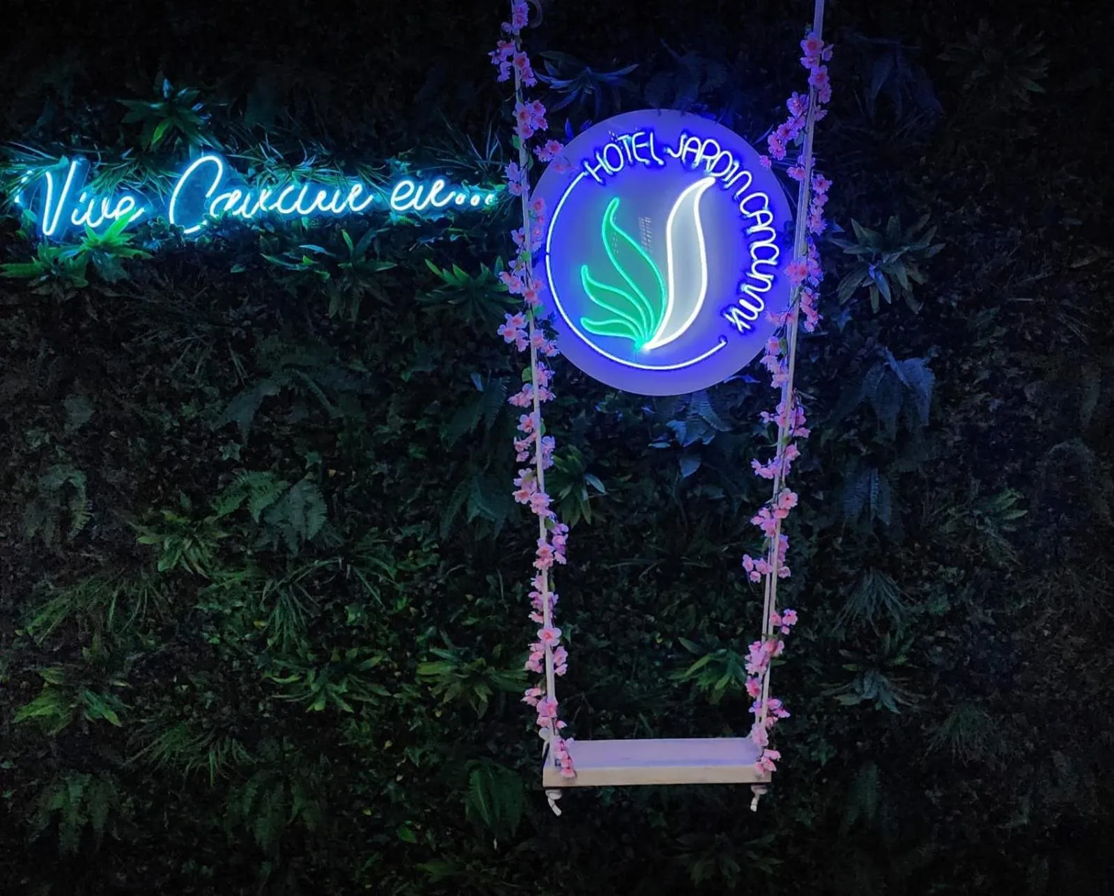 Property logo or sign in Hotel Jardín Cancún