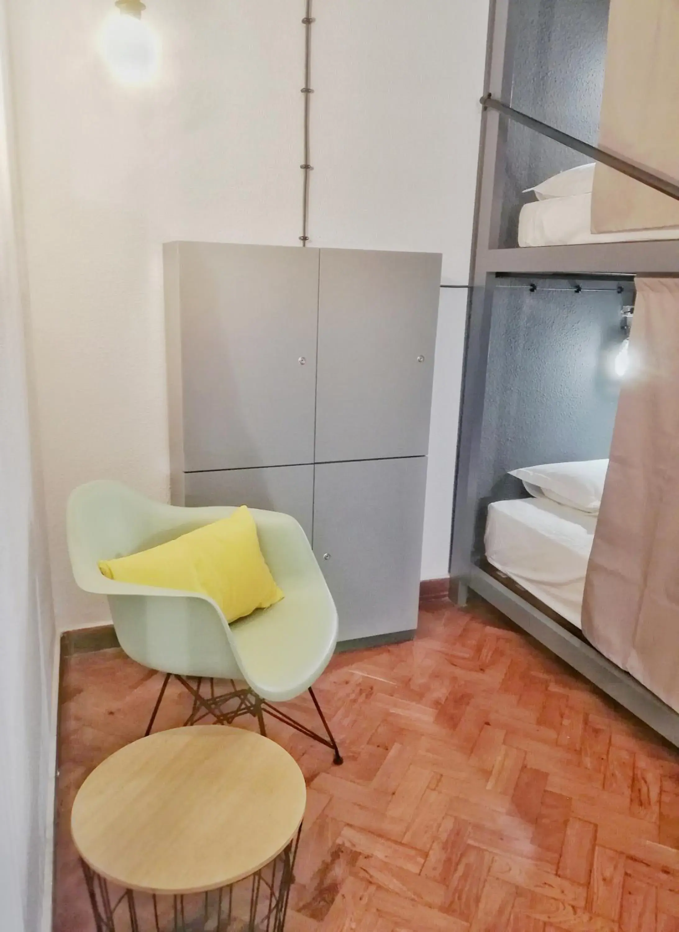 Bunk Bed in Female Dormitory Room in Draft Hostel & Rooms Bunk Bed in Female Dormitory Room in Draft Hostel & Rooms