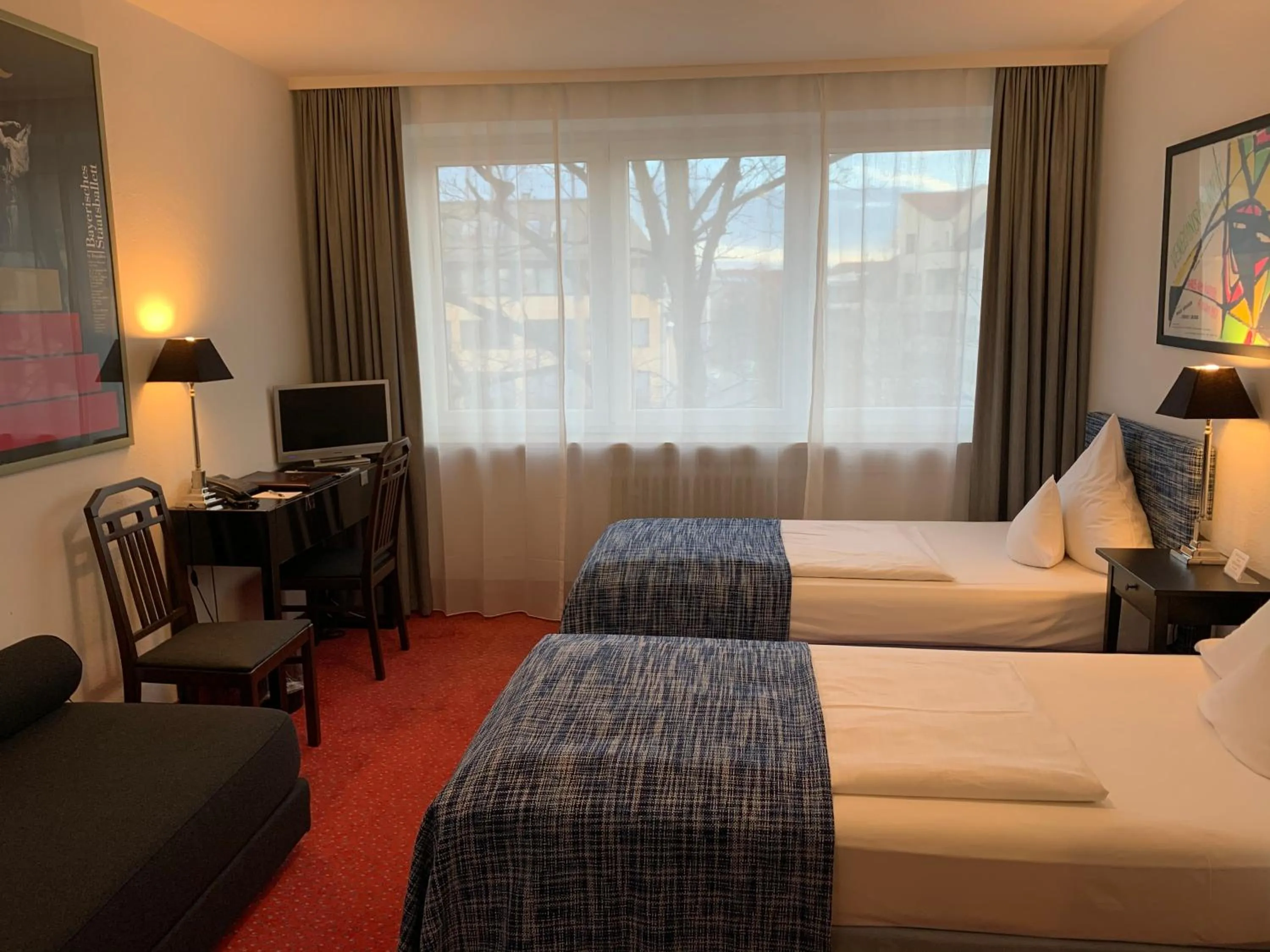 Photo of the whole room, Bed in Hotel Nymphenburg City - München