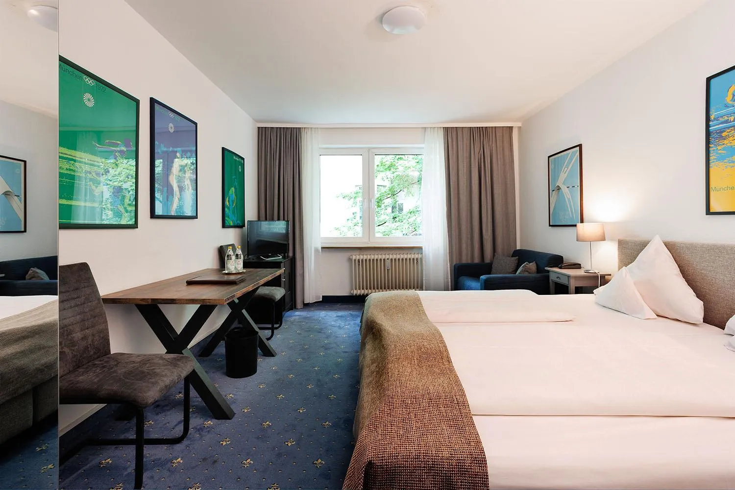 Photo of the whole room, Bed in Hotel Nymphenburg City - München