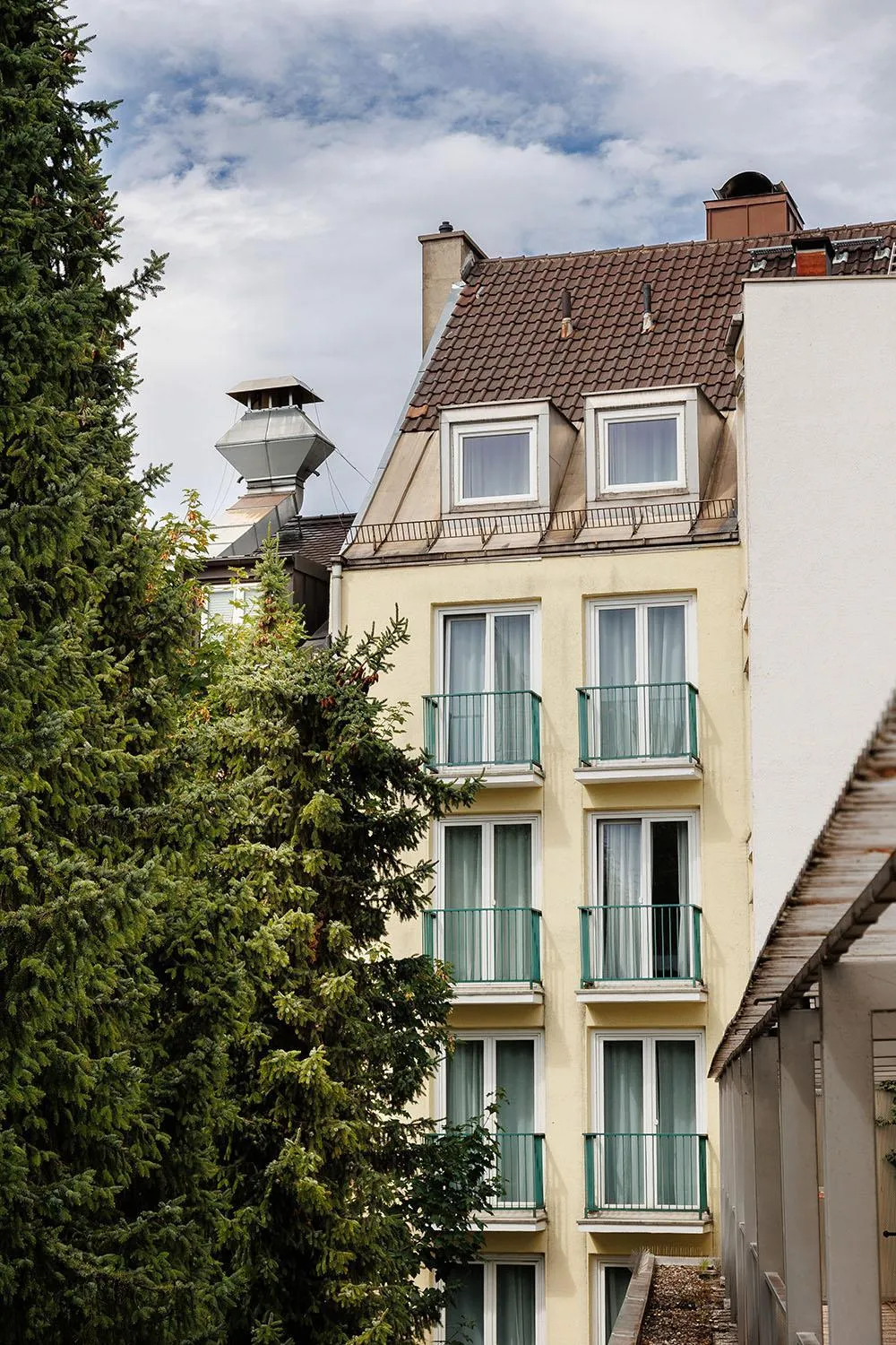 Property building in Hotel Nymphenburg City - München