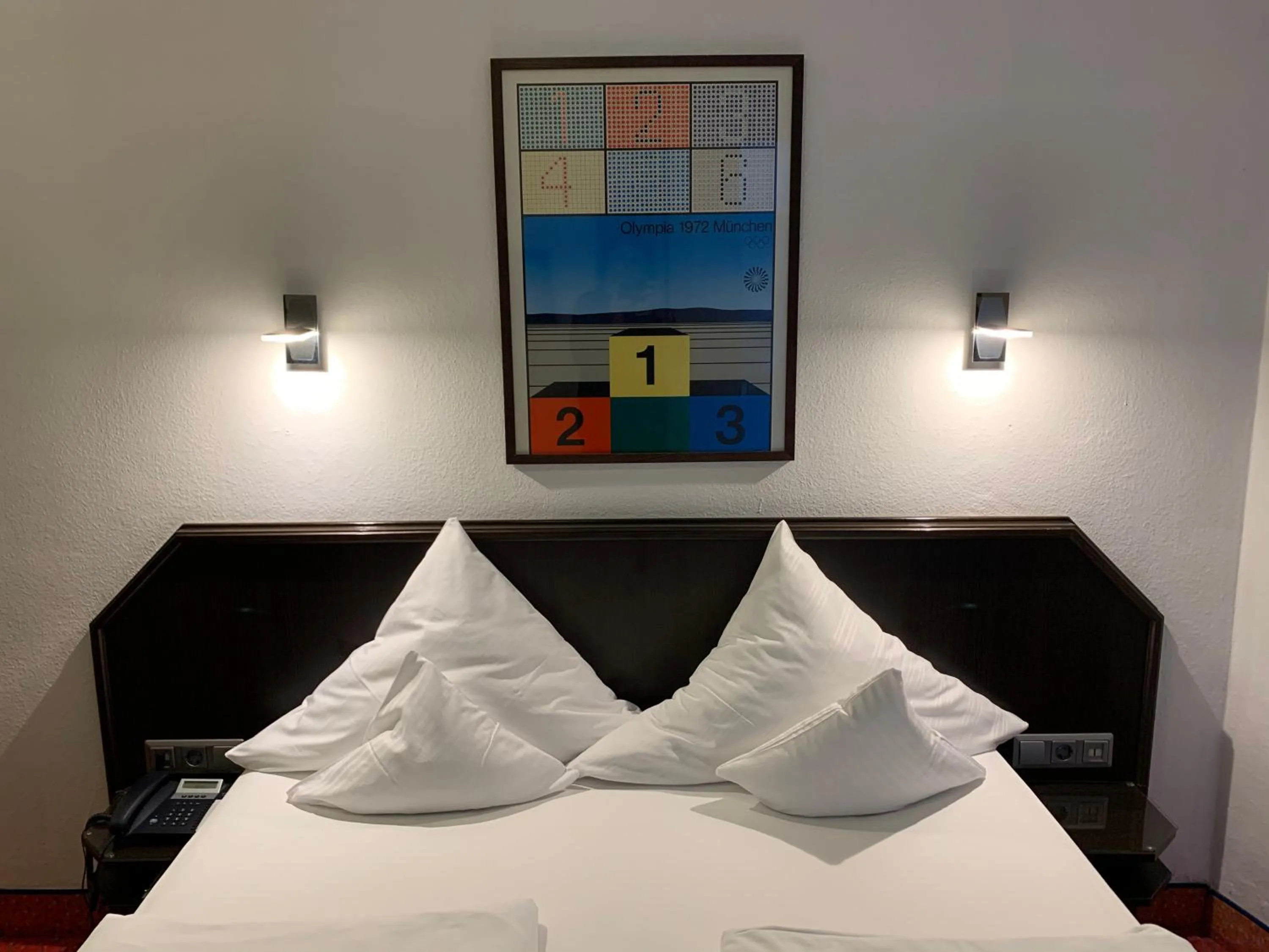 Photo of the whole room, Bed in Hotel Nymphenburg City - München