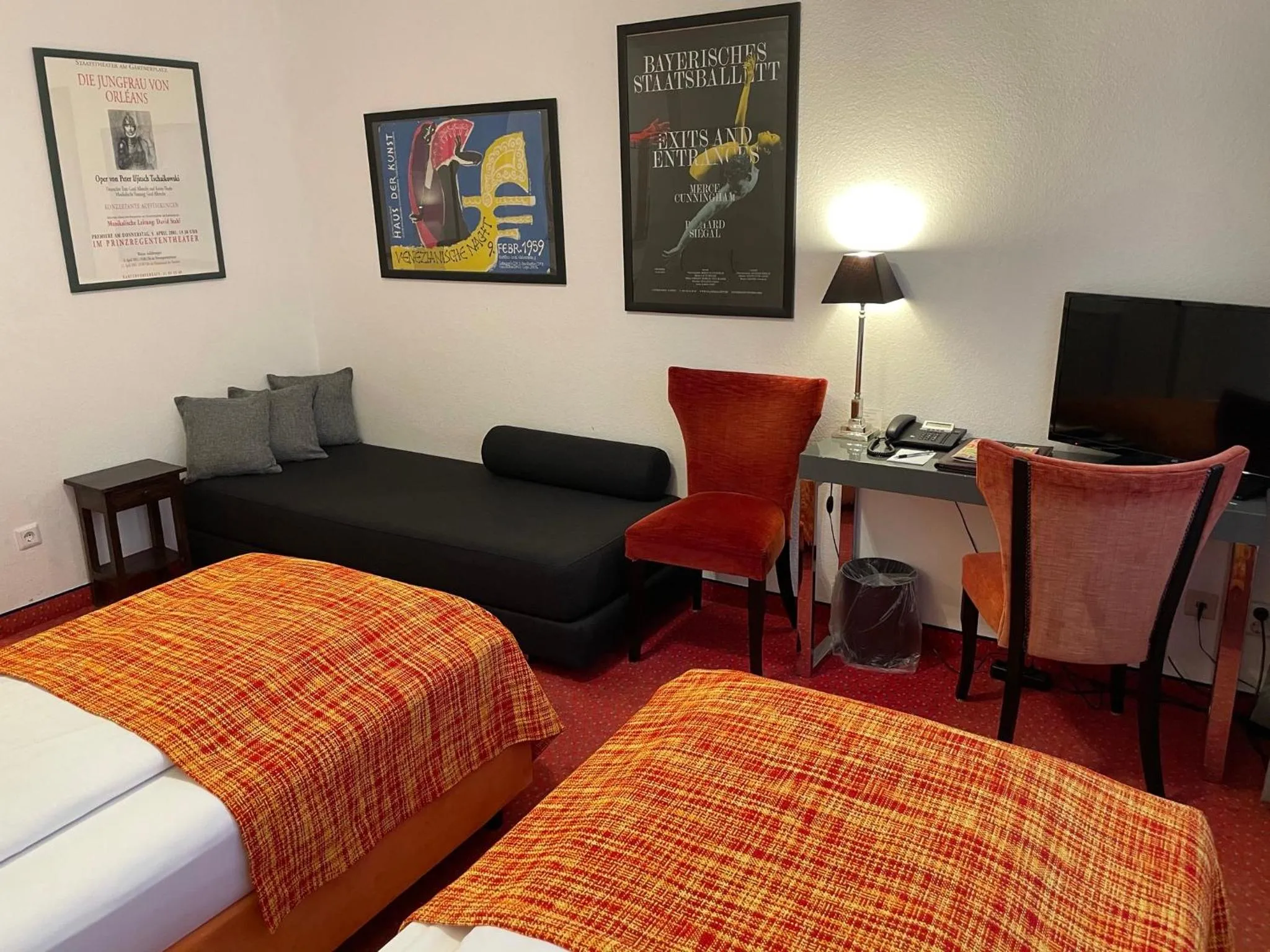 Photo of the whole room, Bed in Hotel Nymphenburg City - München