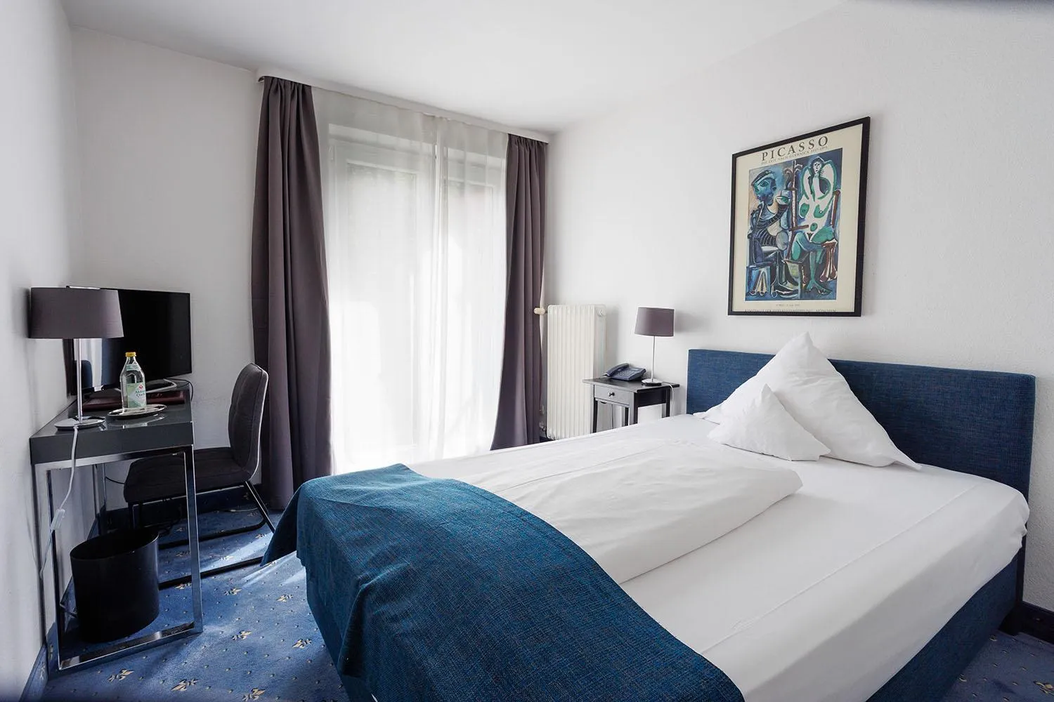 Photo of the whole room, Bed in Hotel Nymphenburg City - München