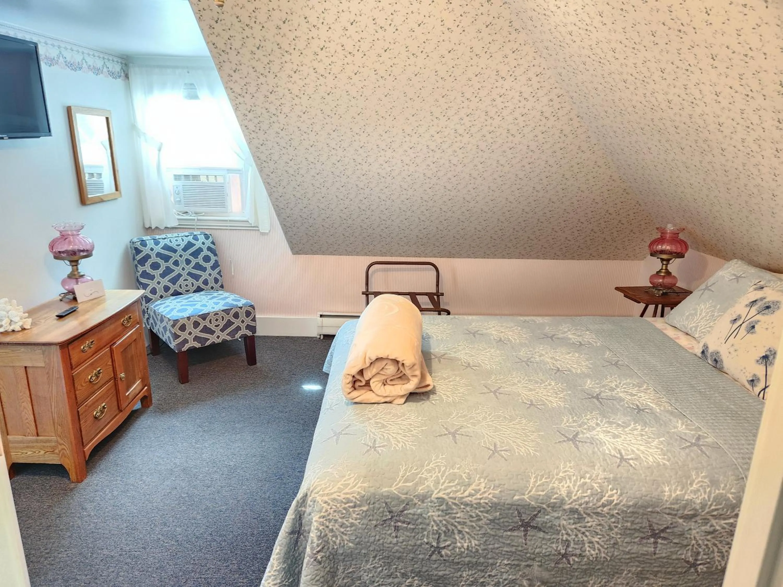 Bed in Old Orchard Beach Inn