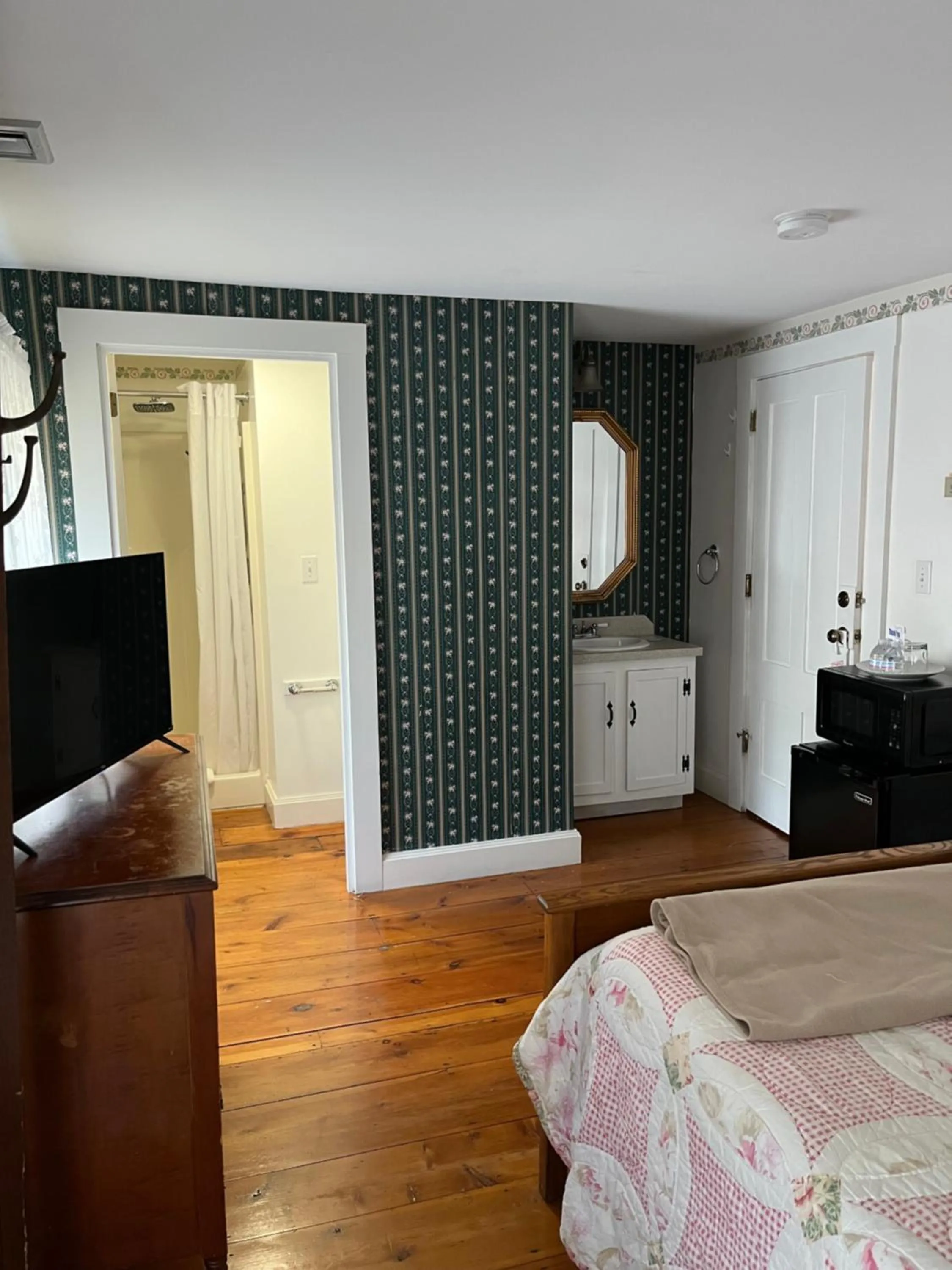 Bed in Old Orchard Beach Inn