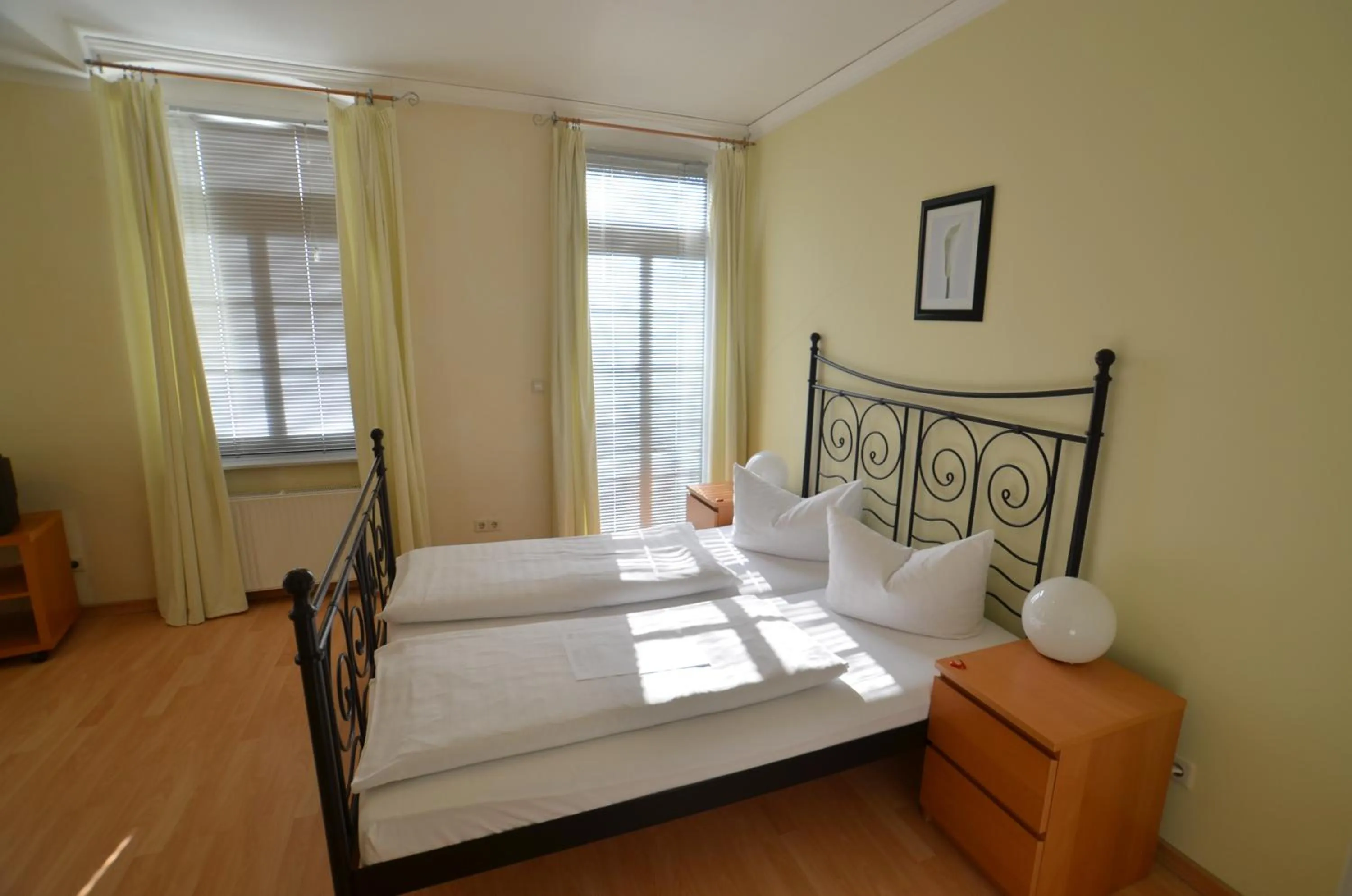 Photo of the whole room, Bed in Gästehaus Villa Seraphinum