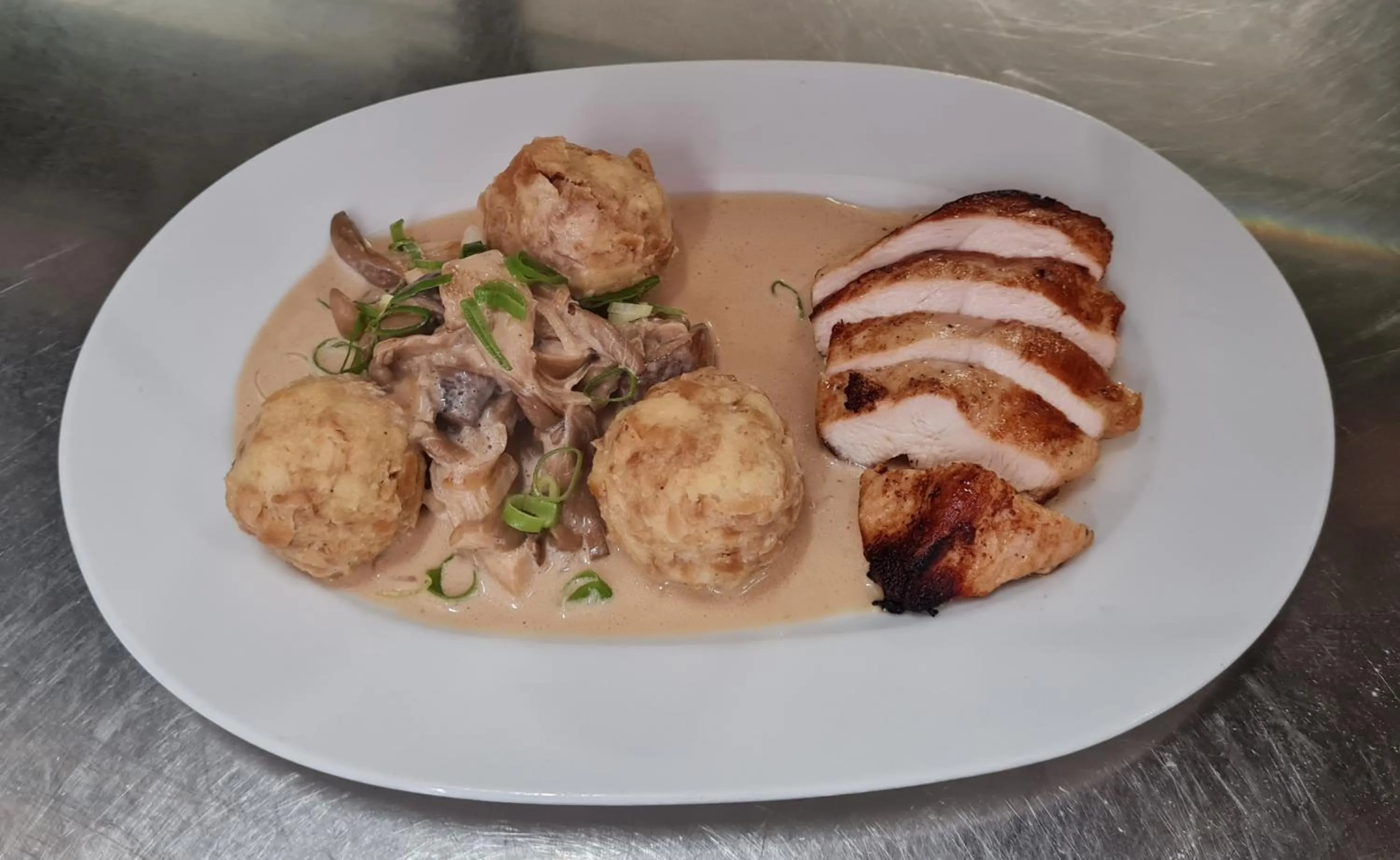 Food and drinks in Hotel Waldquelle - Baumhaushotel Aerzen