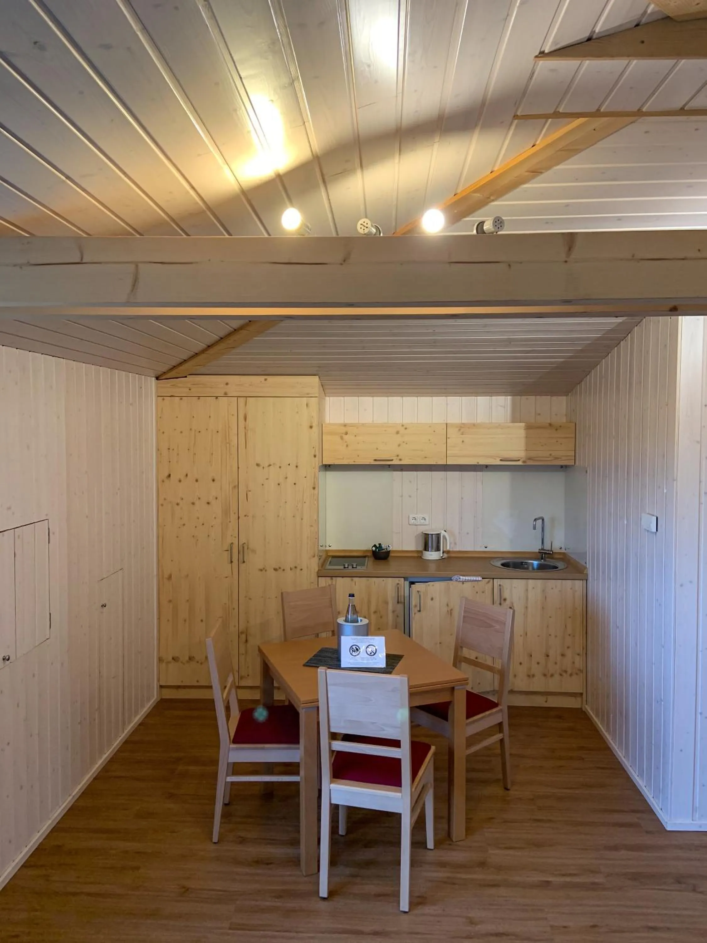 Kitchen or kitchenette in Hotel Waldquelle - Baumhaushotel Aerzen