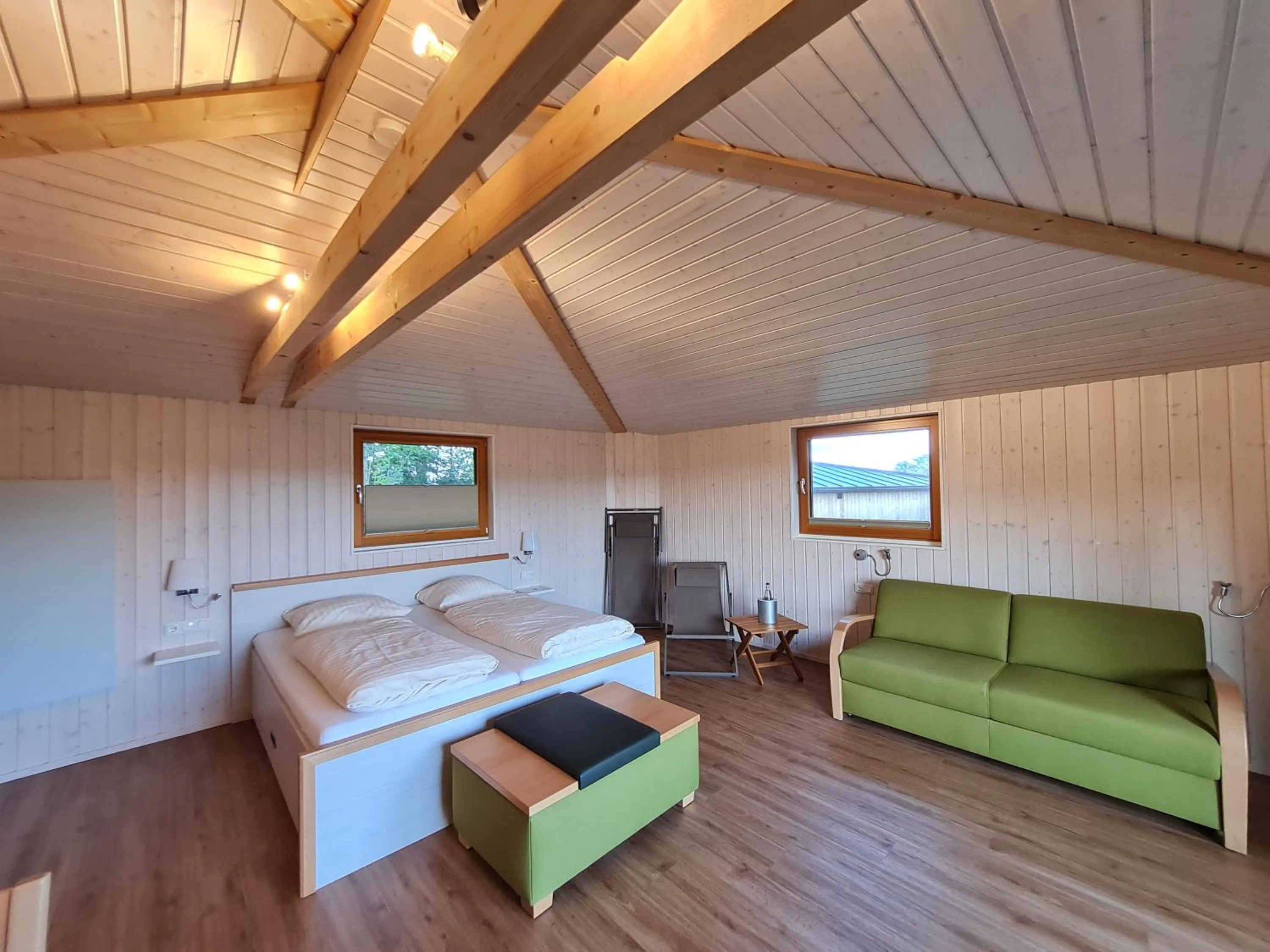 Bed in Hotel Waldquelle - Baumhaushotel Aerzen