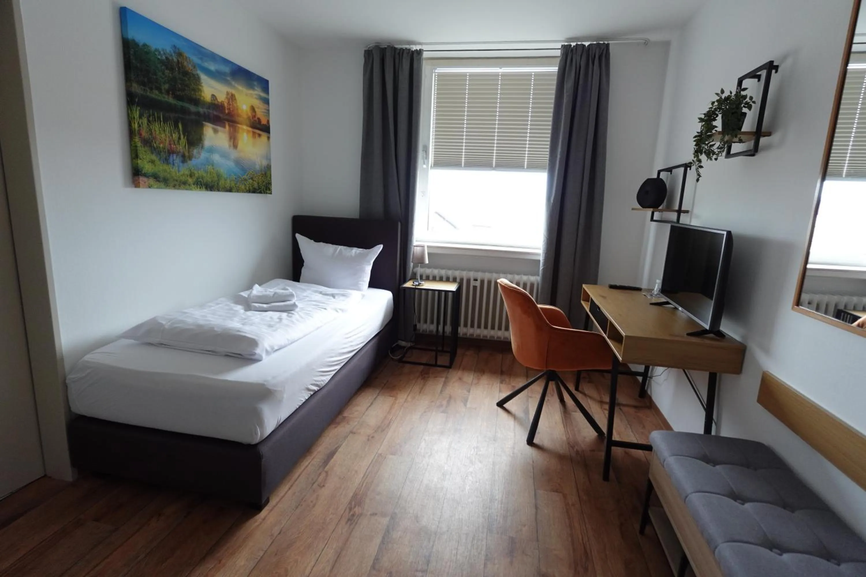 Photo of the whole room, Bed in Hotel Handelshof