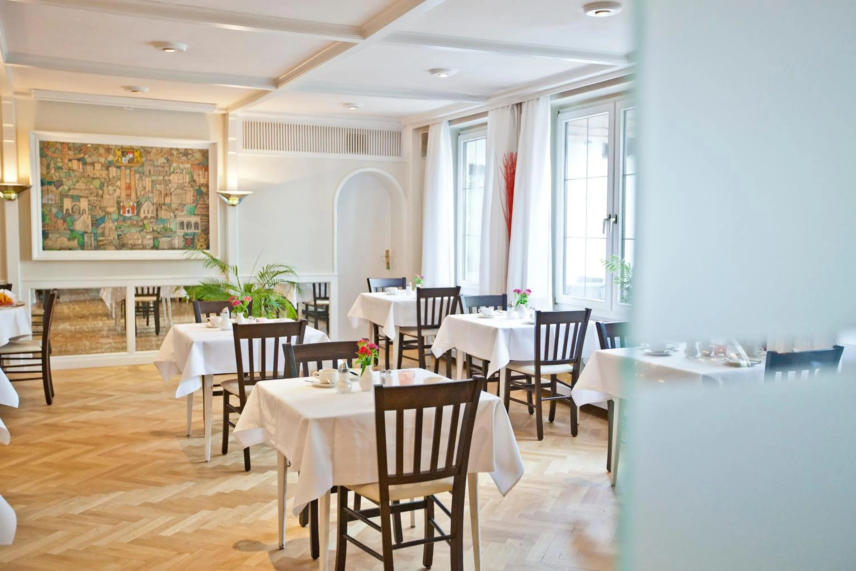 Restaurant/places to eat in Würmtaler Gästehaus