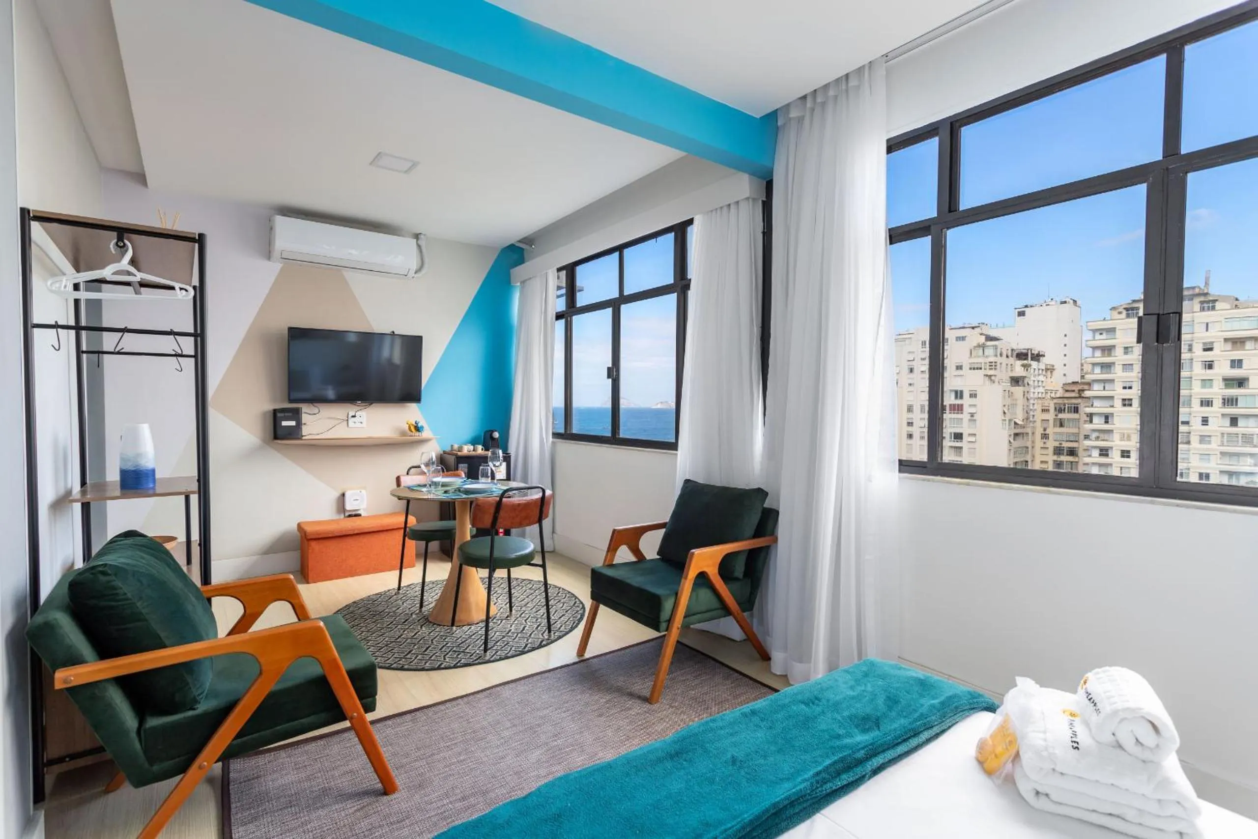 Bed in Vista da praia de Copacabana - NSC1006 Z3