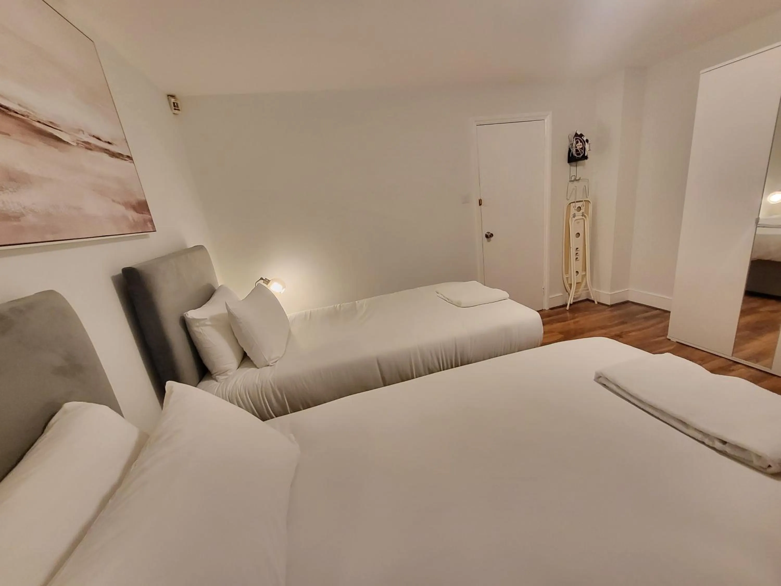 Bedroom, Bed in London City Modern Apartment, Woolwich