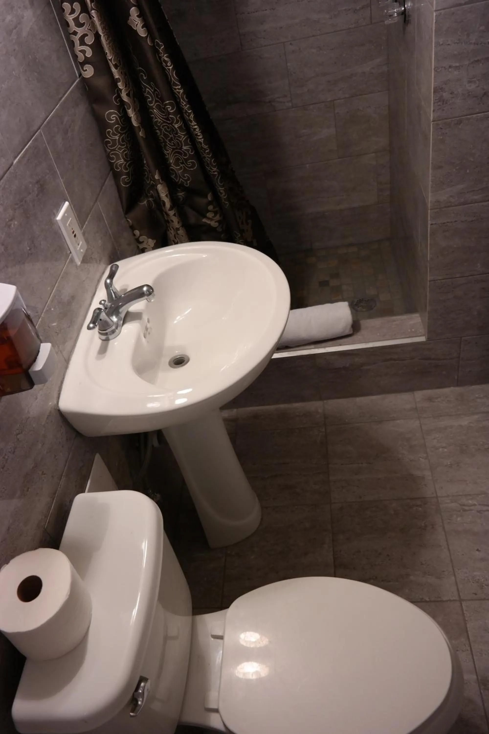 The Beach Waikiki Boutique Hostel