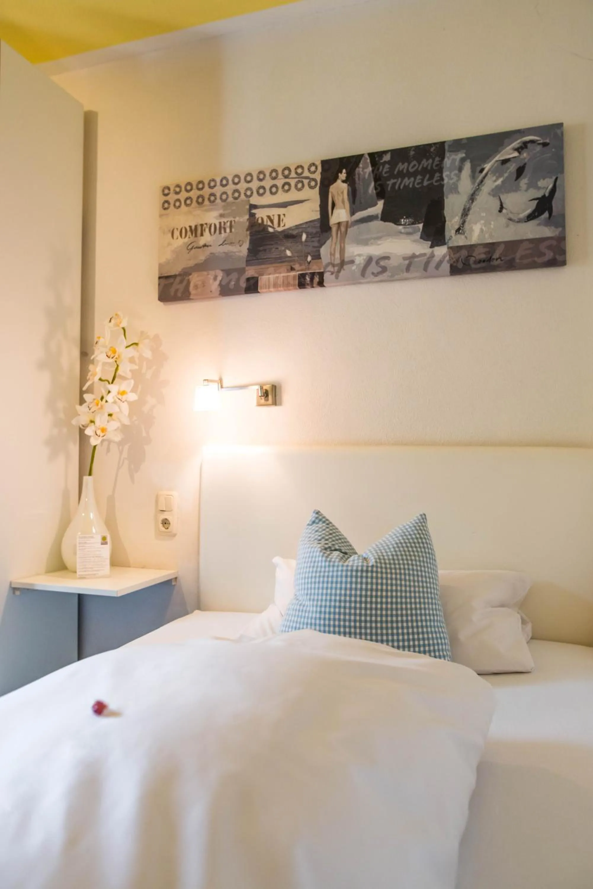 Photo of the whole room, Bed in Hotel Domizil