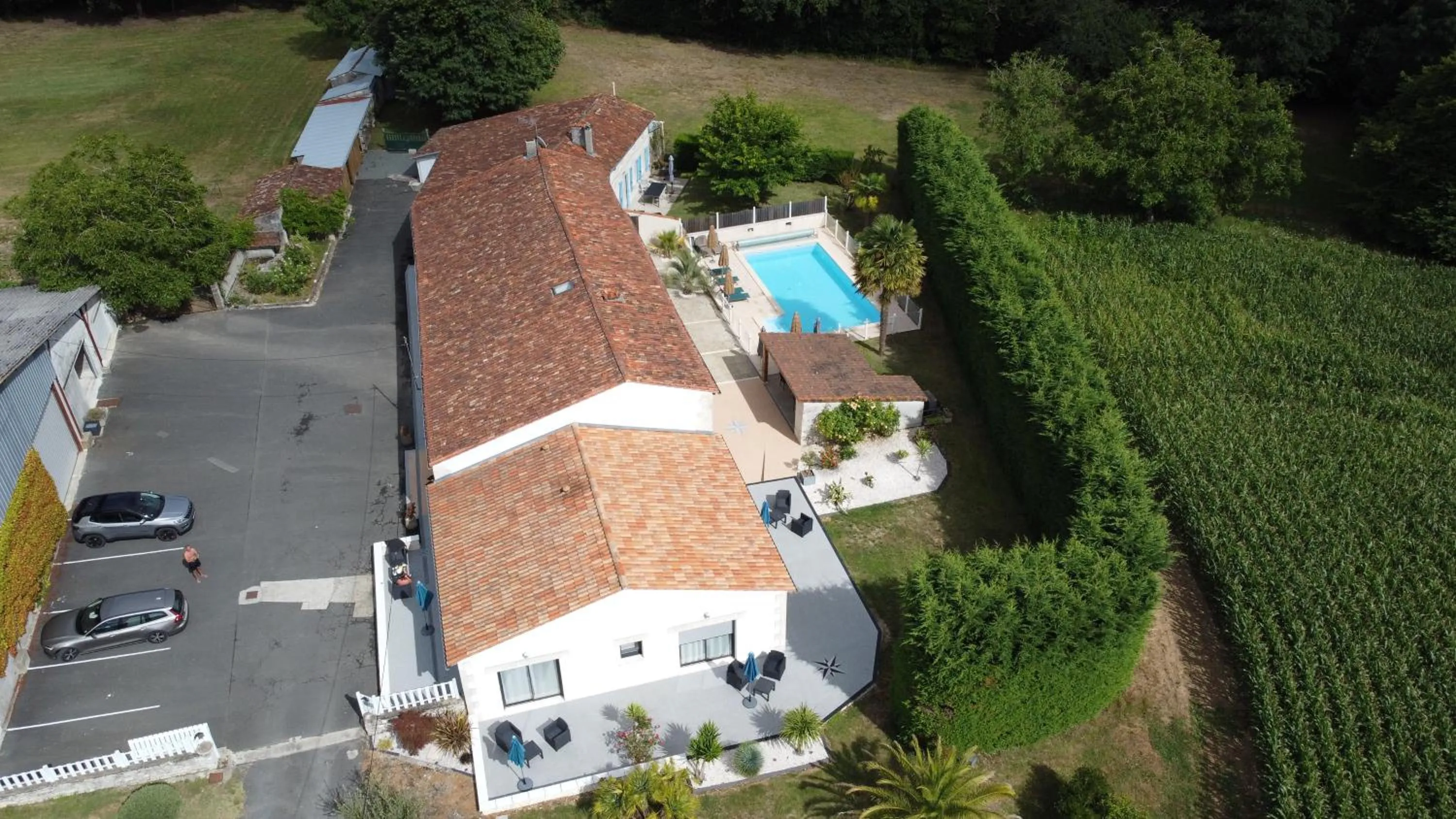 Parking in Les Cuves - Saintes