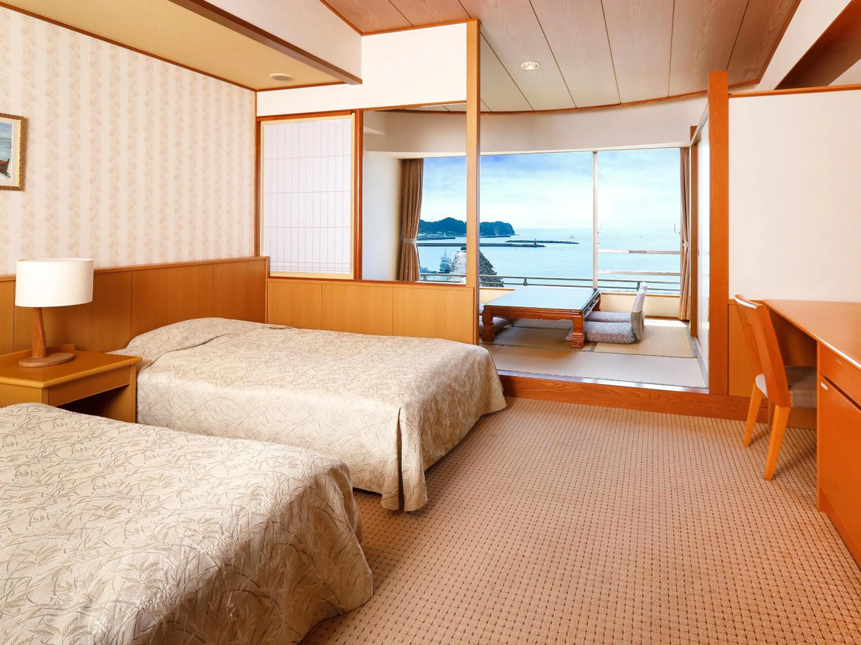 Bed in Mikazuki Sea-Park Hotel Katsuura