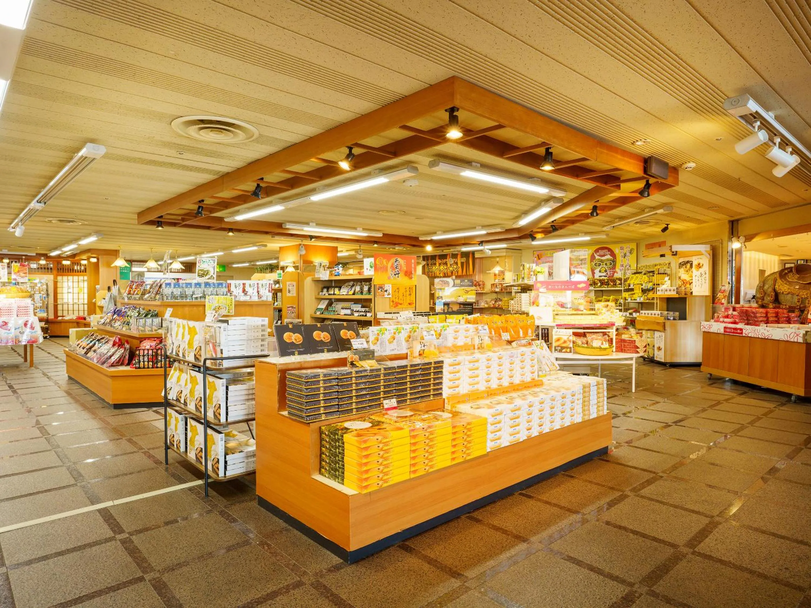 Shopping Area in Mikazuki Sea-Park Hotel Katsuura