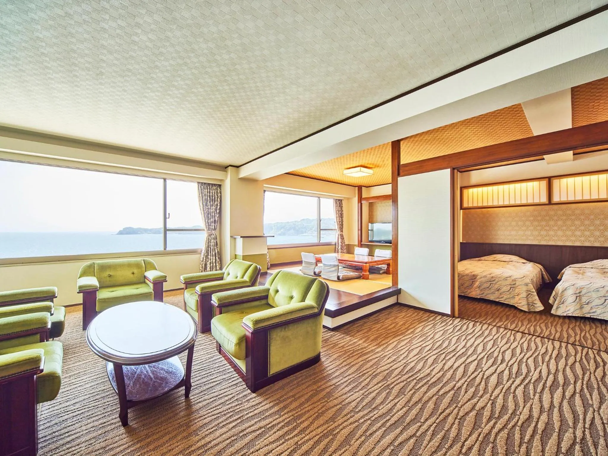 Photo of the whole room, Bed in Mikazuki Sea-Park Hotel Katsuura