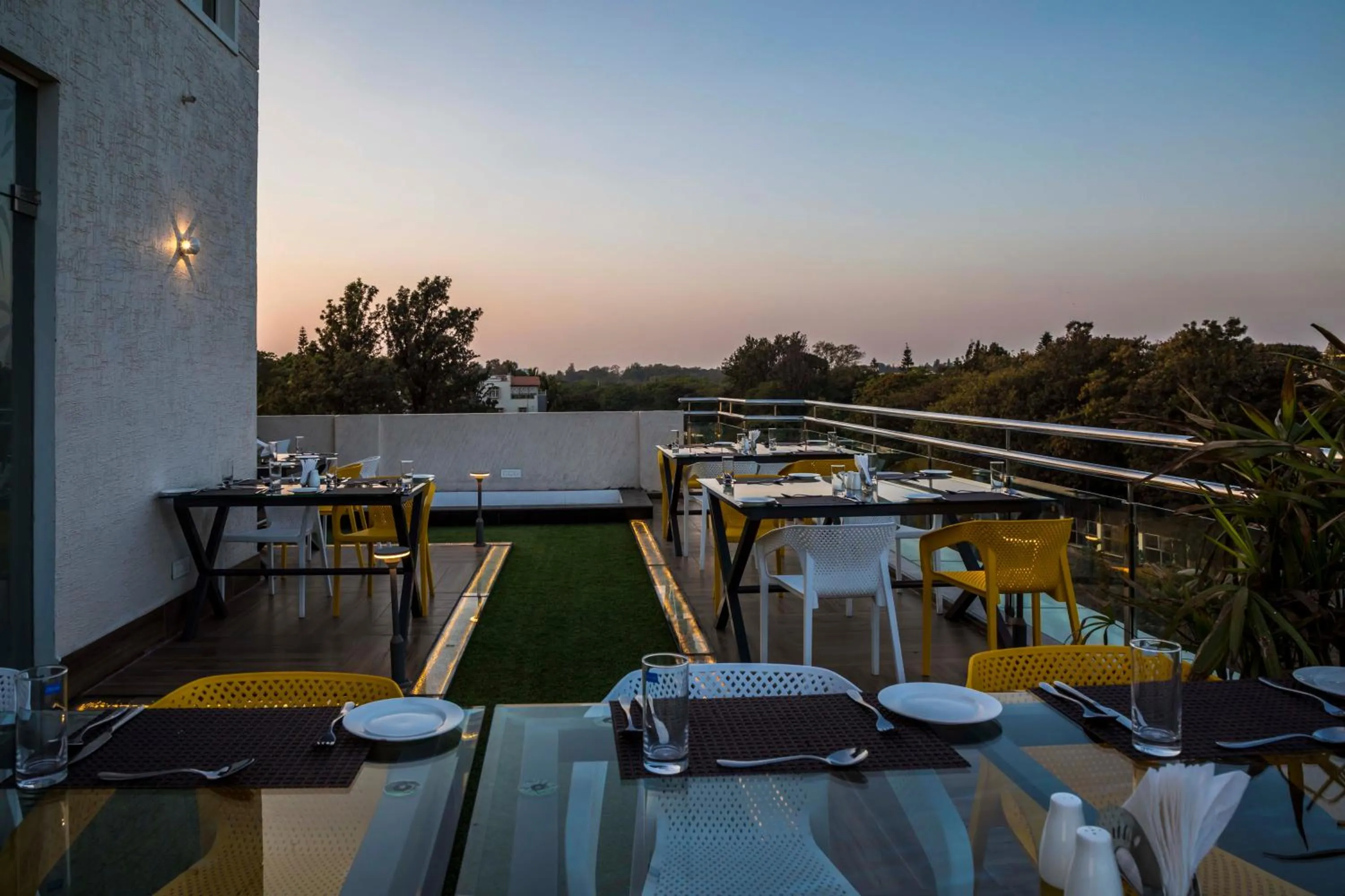 Restaurant/places to eat in Hotel Urban Jade