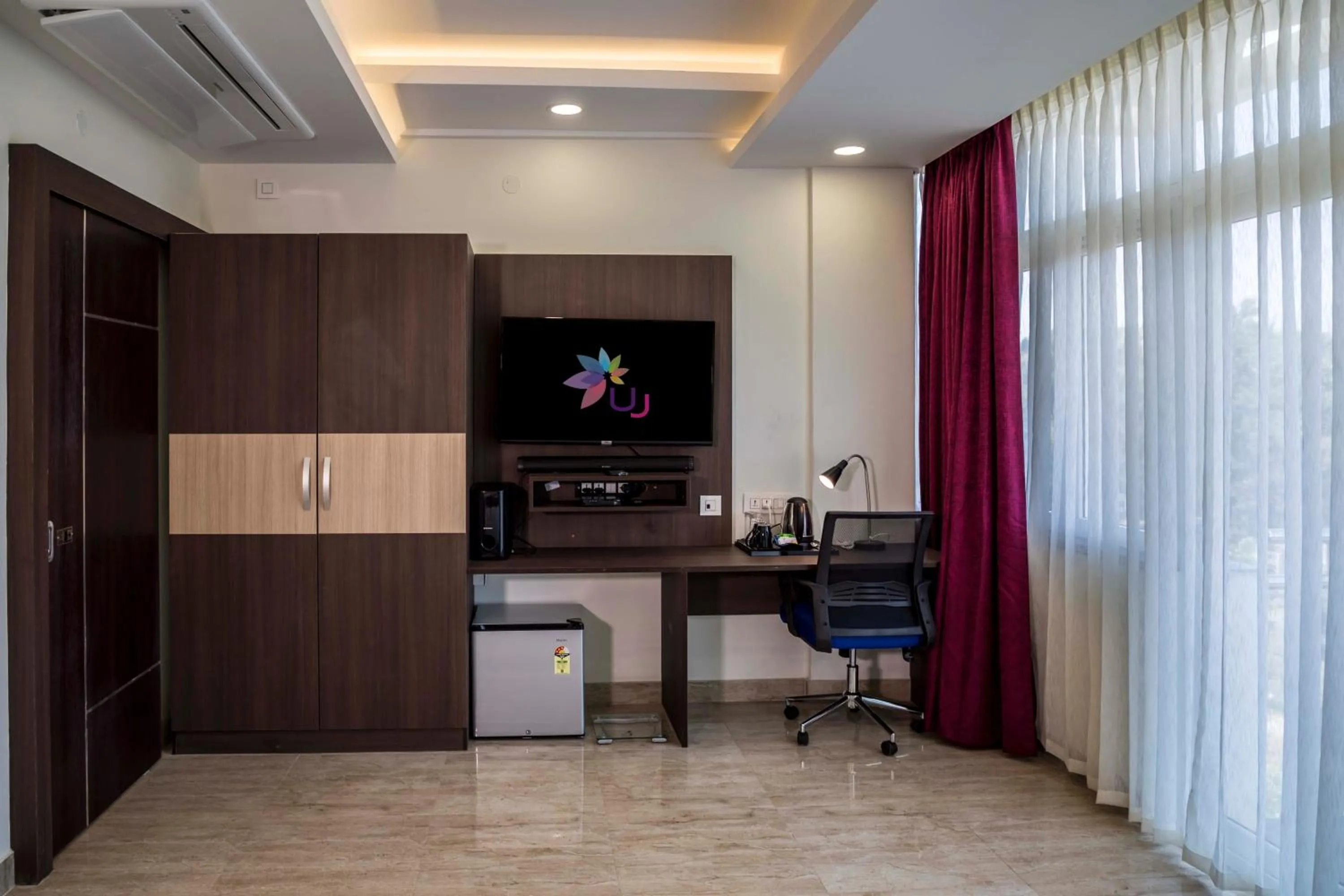 TV and multimedia in Hotel Urban Jade