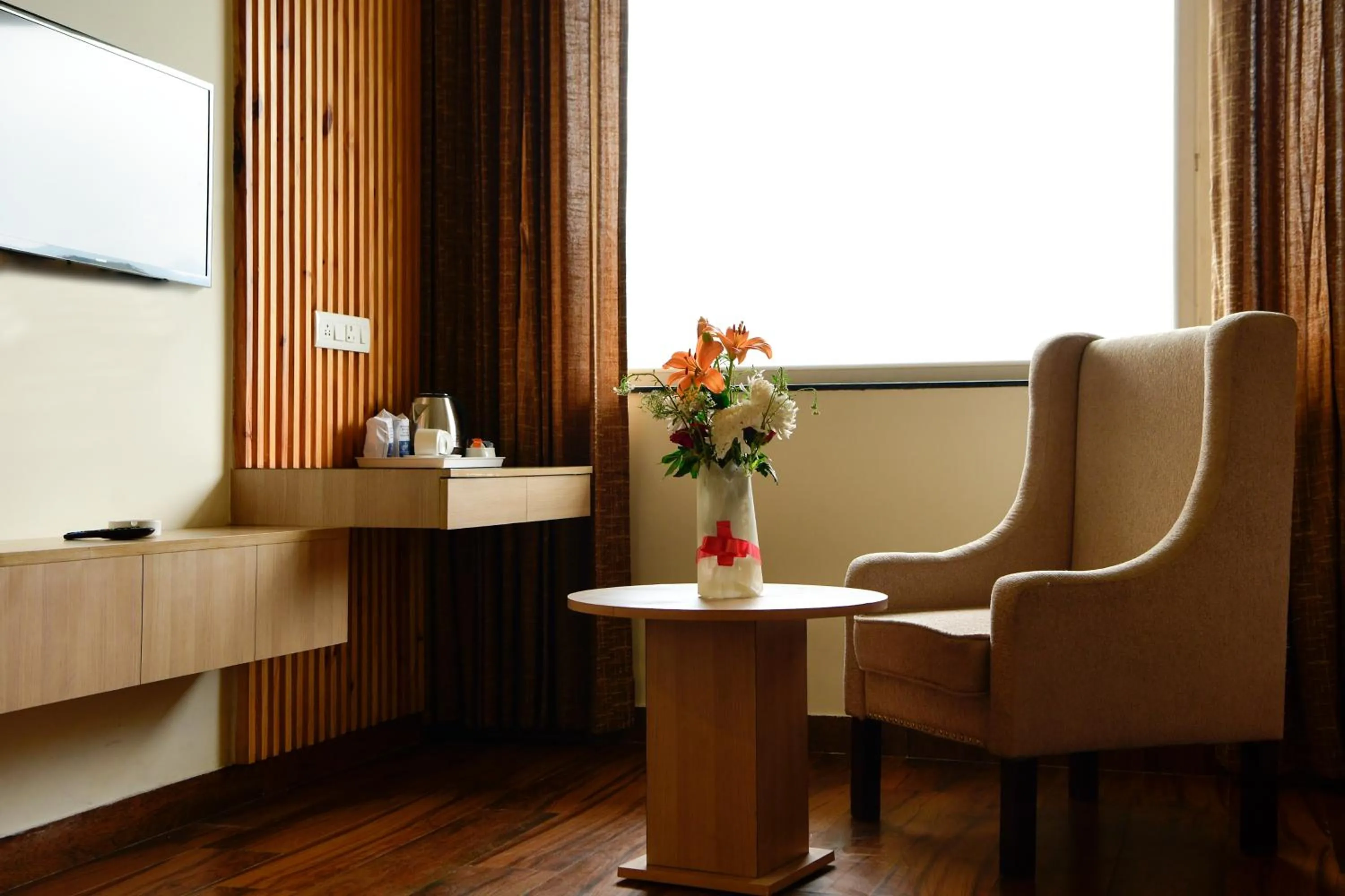 Seating area in Hotel White Rock By The Solitaire Hospitality